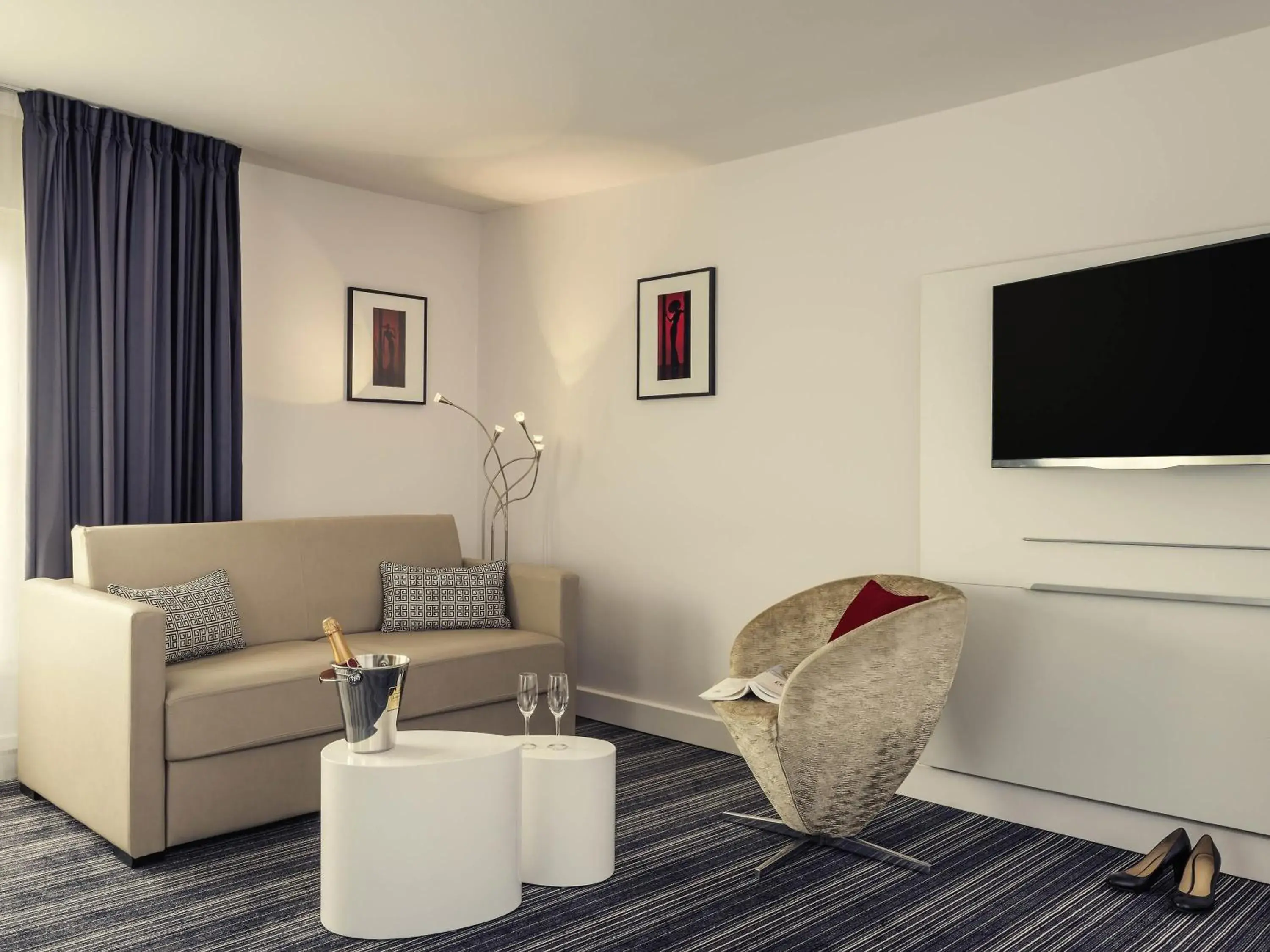 Bedroom in Mercure Paris Opera Louvre Bedroom in Mercure Paris Opera Louvre