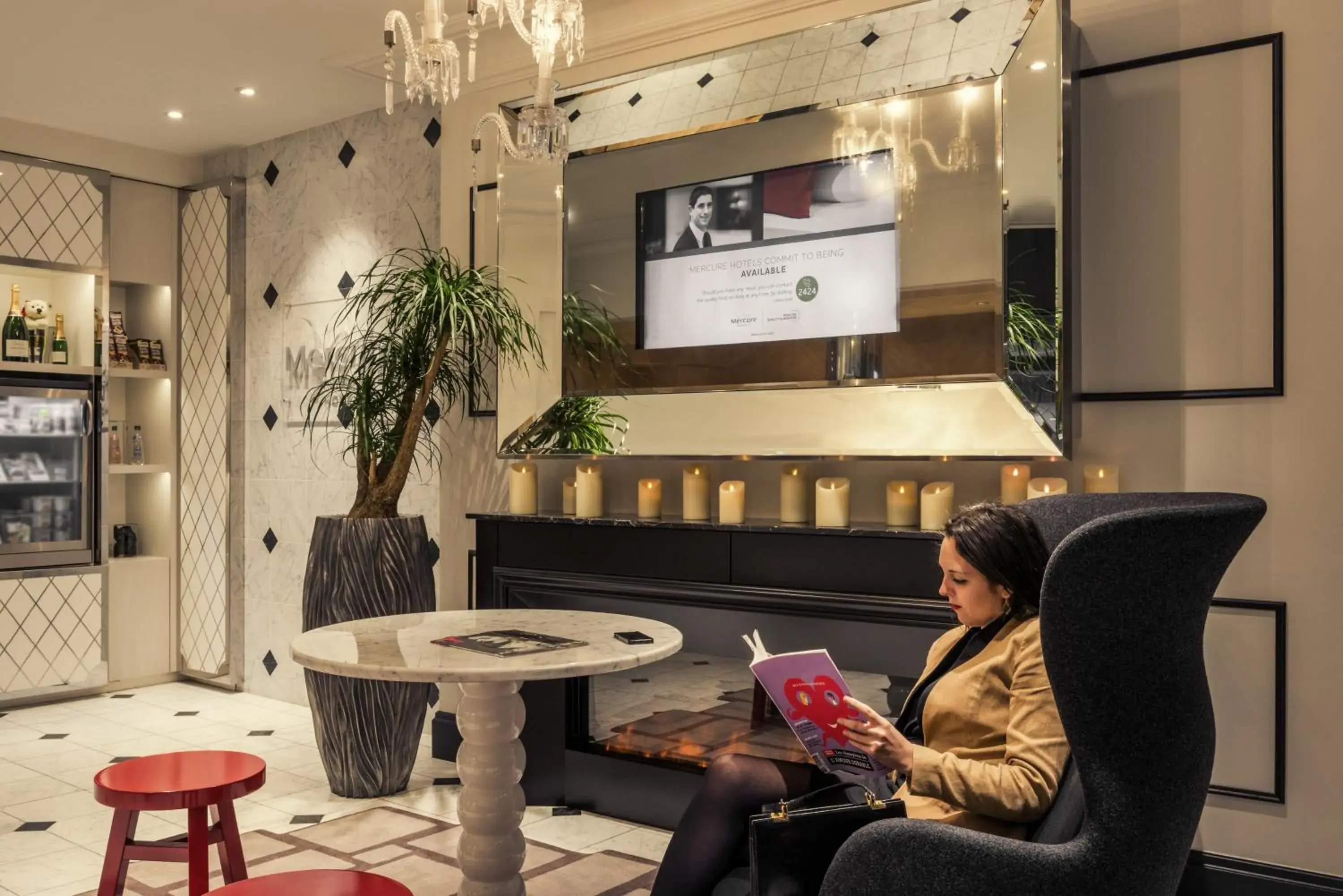 Lobby or reception in Mercure Paris Opera Louvre Lobby or reception in Mercure Paris Opera Louvre