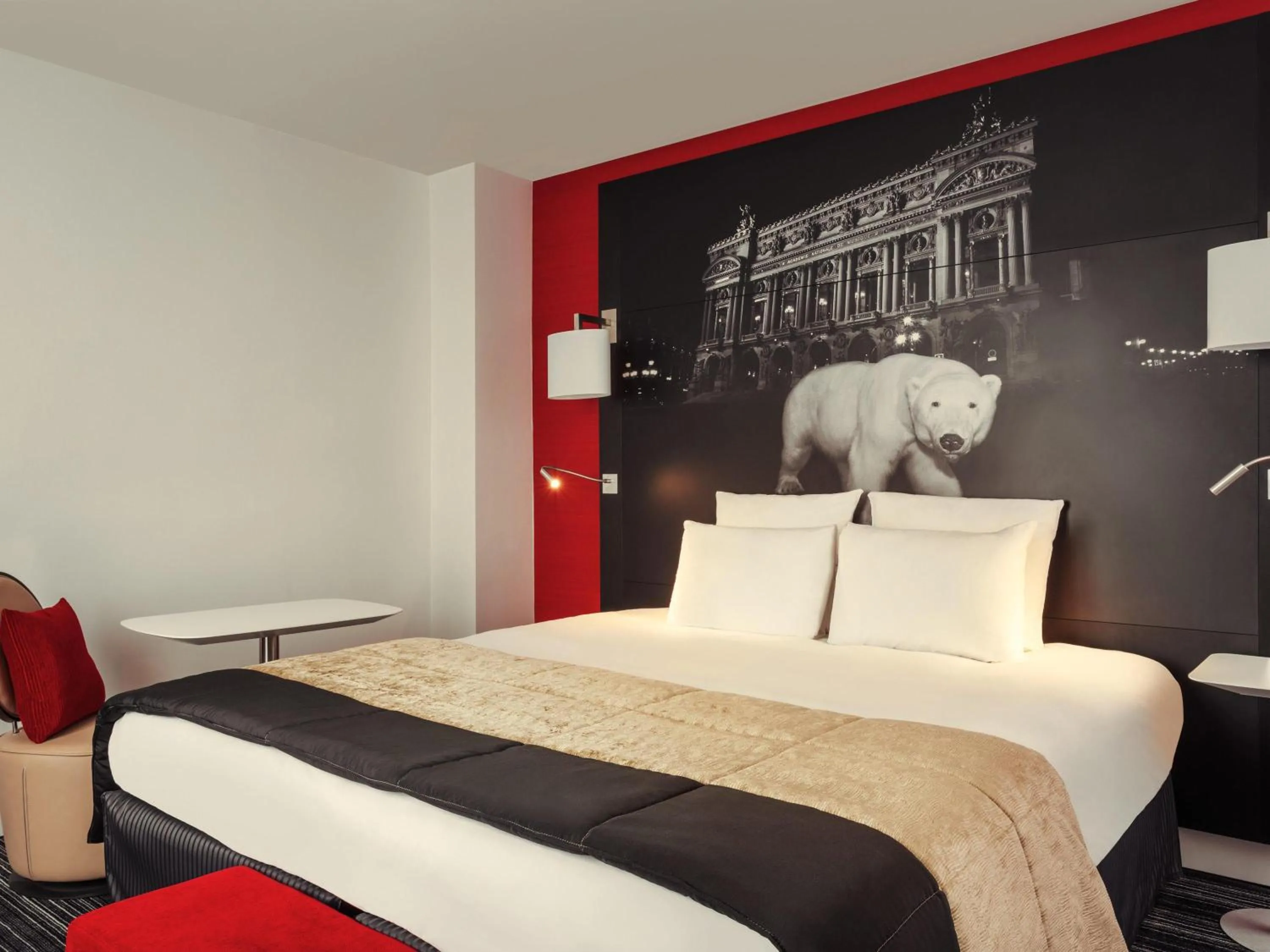 Bedroom, Bed in Mercure Paris Opera Louvre