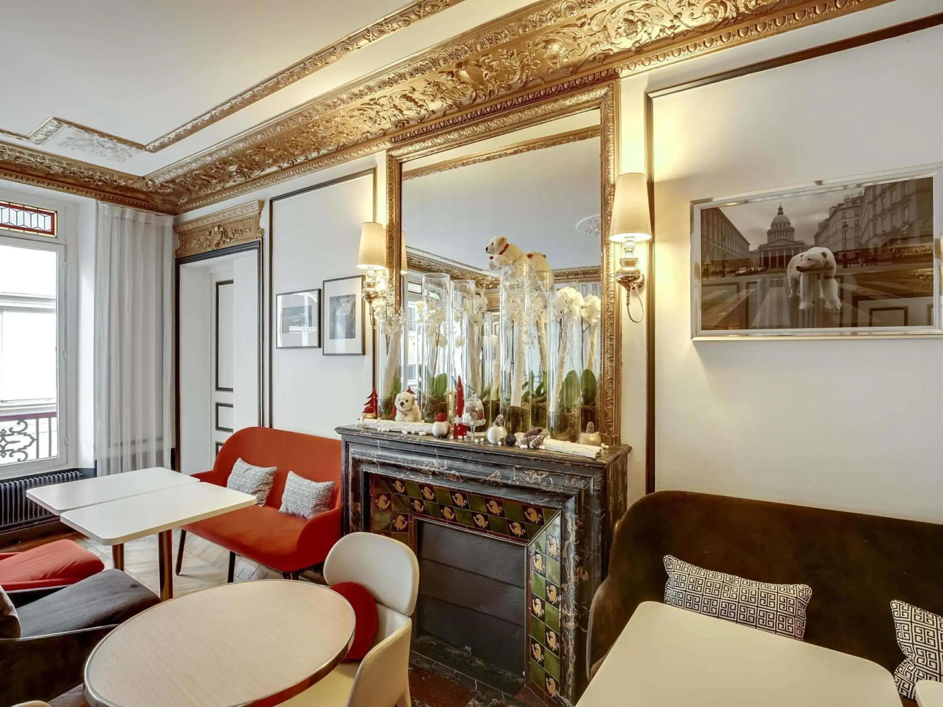 Property building in Mercure Paris Opera Louvre Property building in Mercure Paris Opera Louvre