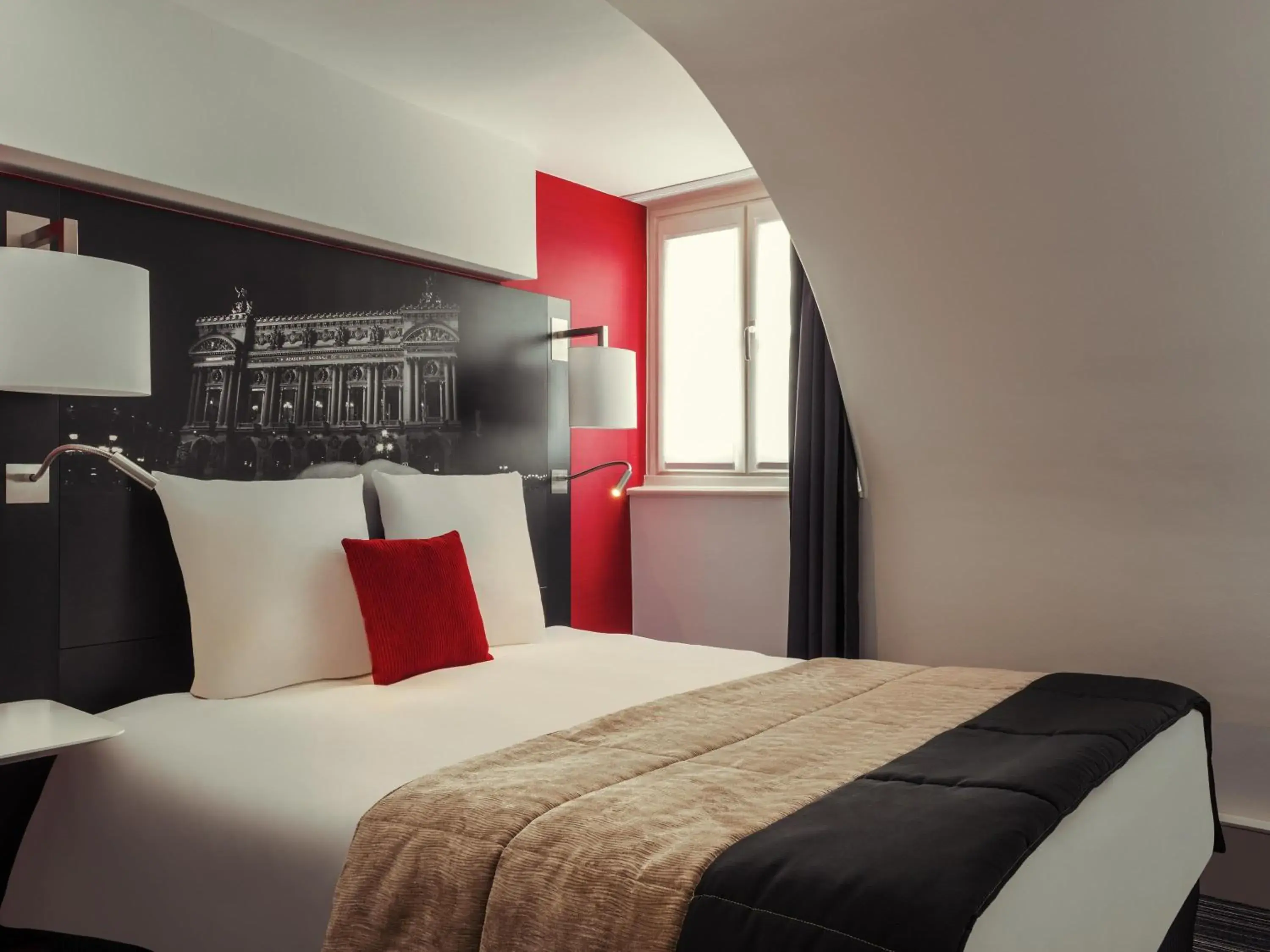 Bedroom, Bed in Mercure Paris Opera Louvre Bedroom, Bed in Mercure Paris Opera Louvre