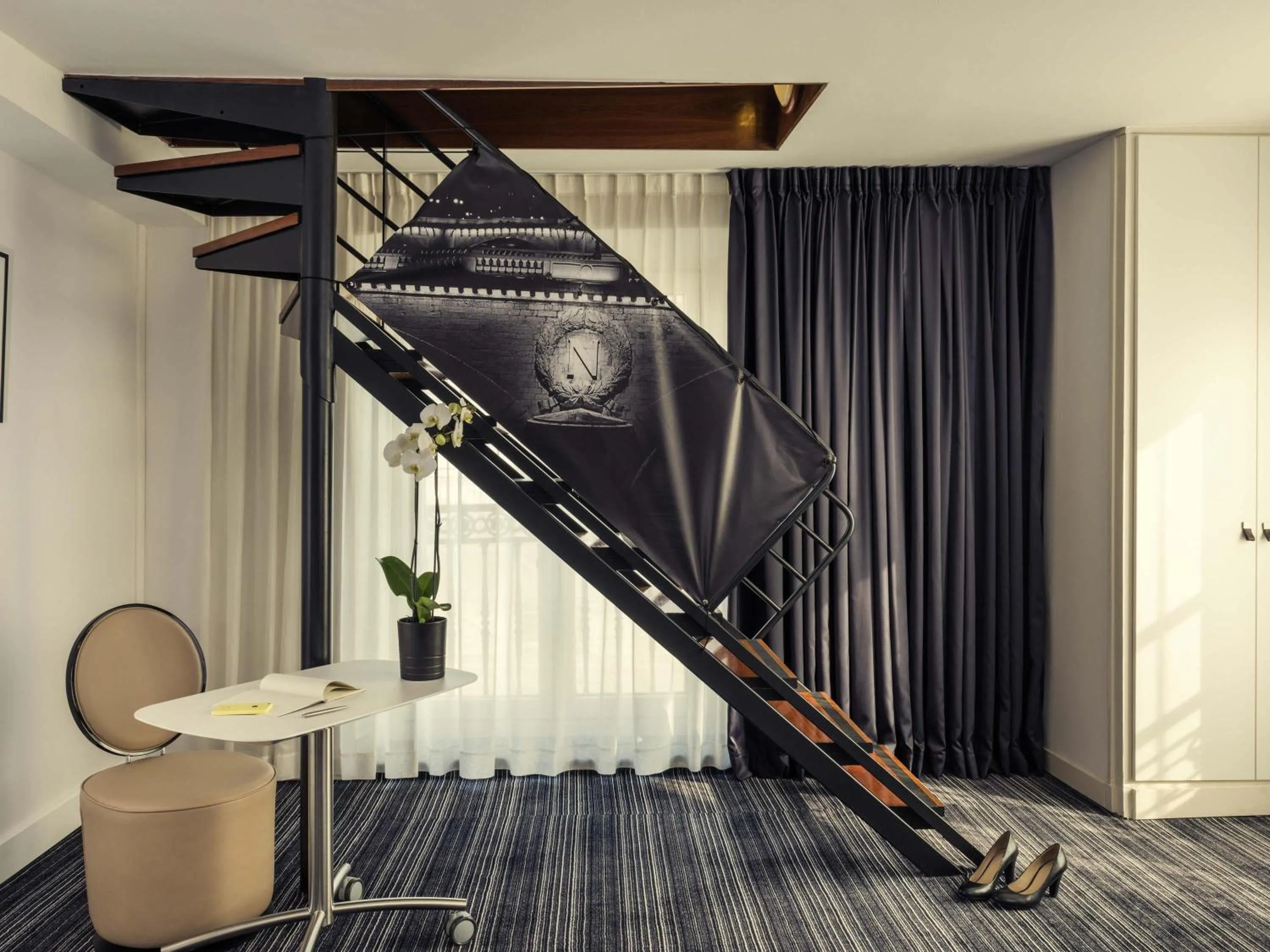 Bedroom in Mercure Paris Opera Louvre