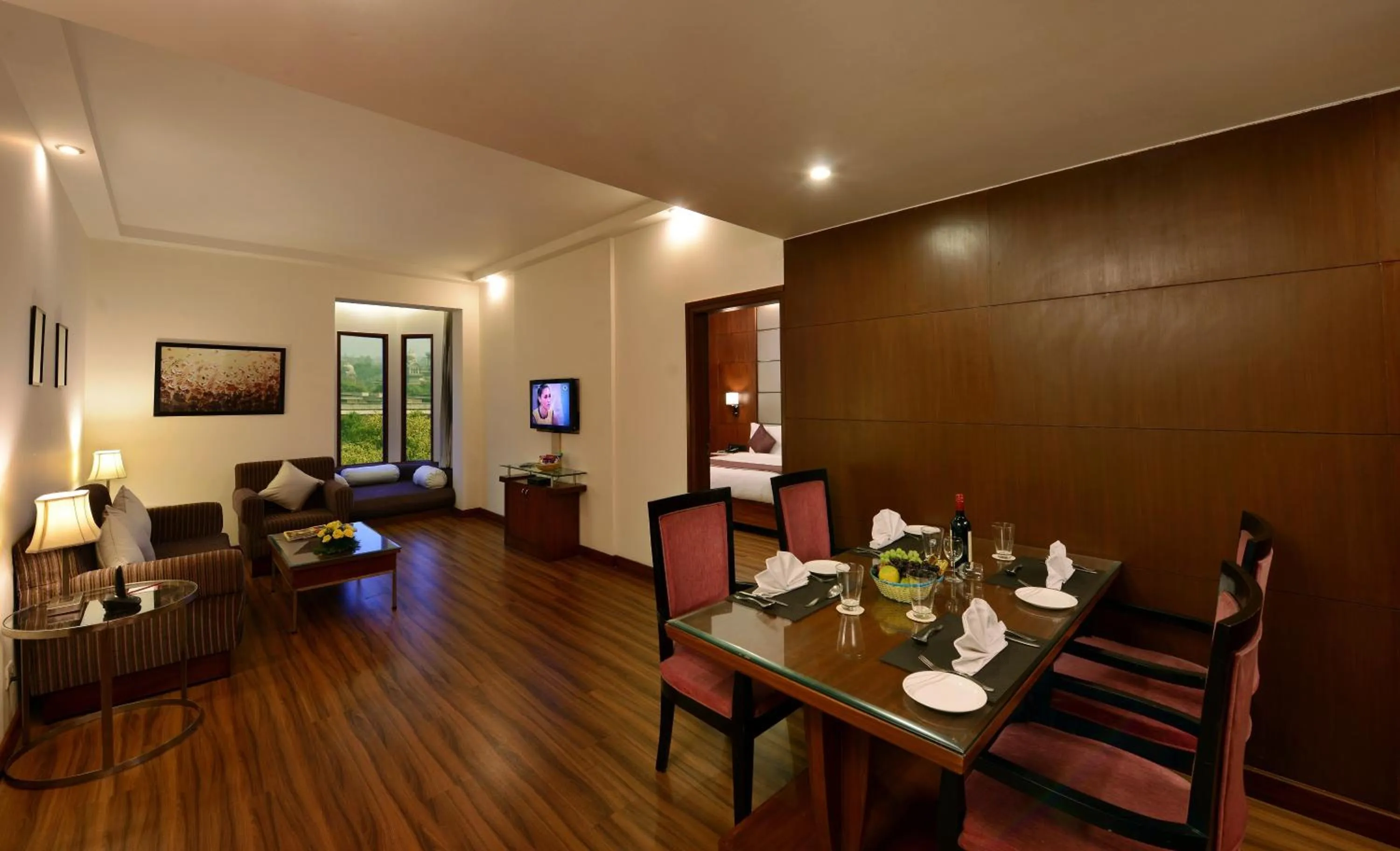 Dining area in Lords Plaza Jaipur