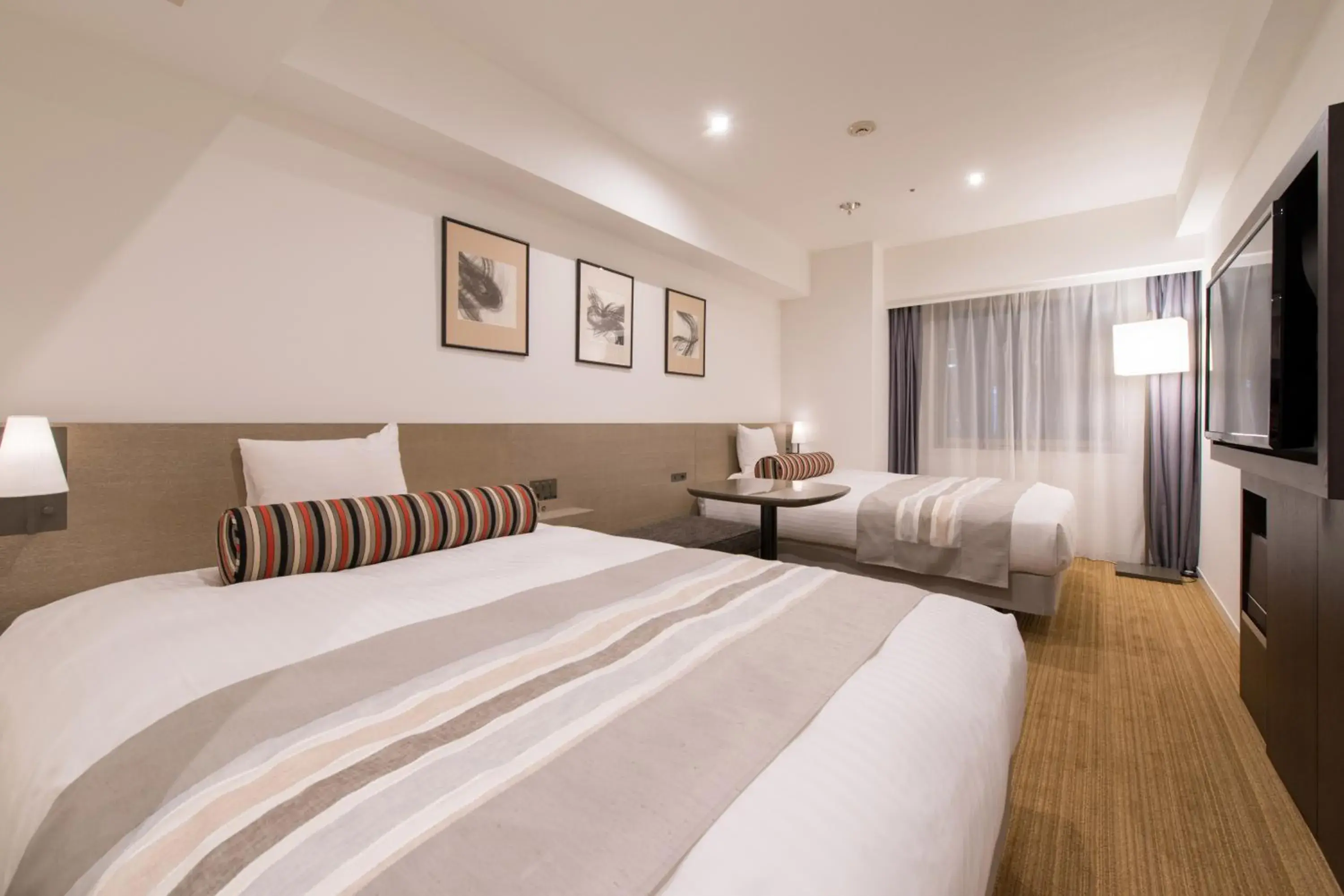 Deluxe Twin Room without Extra Bed - single occupancy - Non-Smoking in Hotel Mystays Premier Hamamatsucho Deluxe Twin Room without Extra Bed - single occupancy - Non-Smoking in Hotel Mystays Premier Hamamatsucho