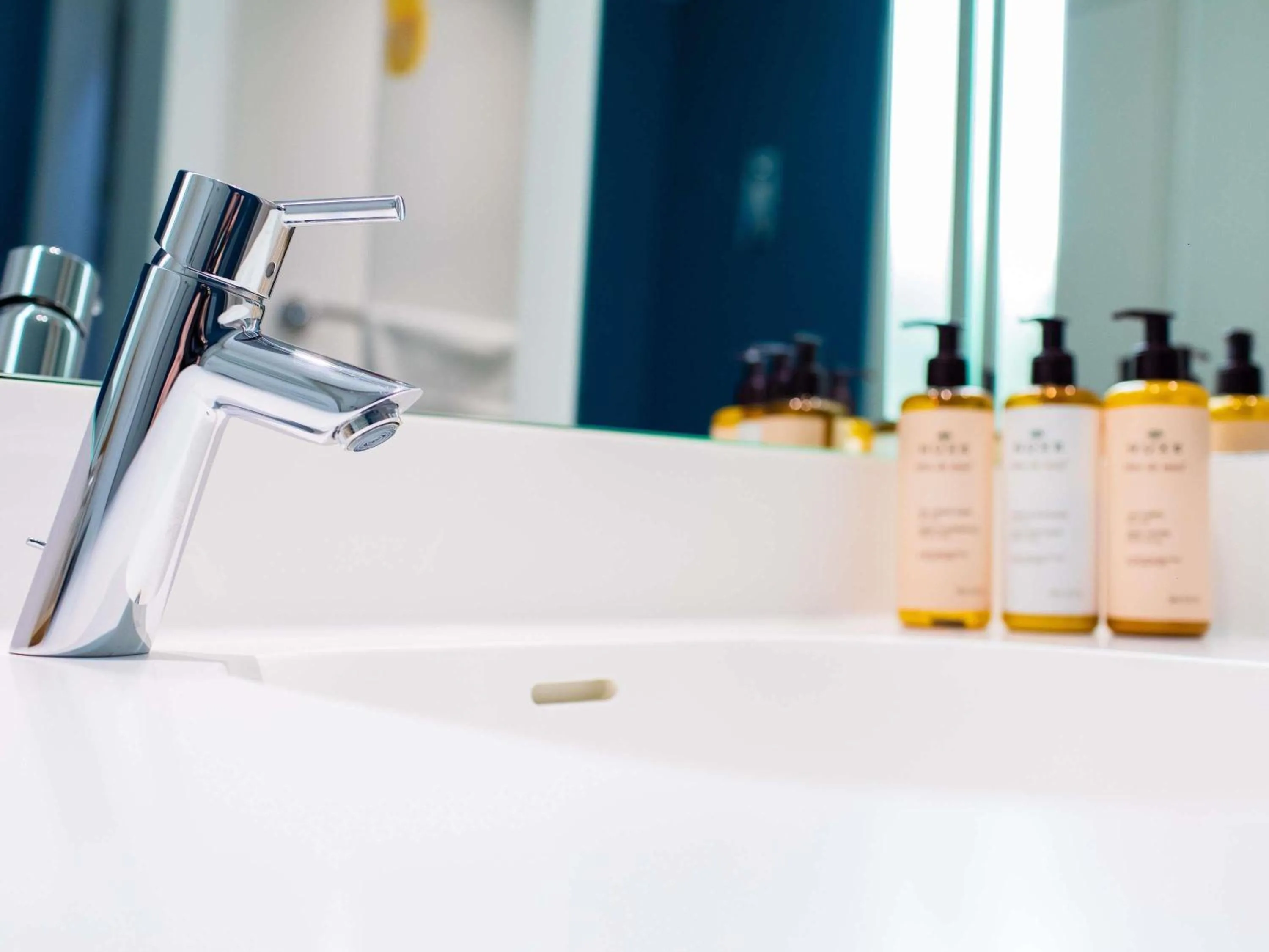 Bedroom in Mercure Lorient Centre