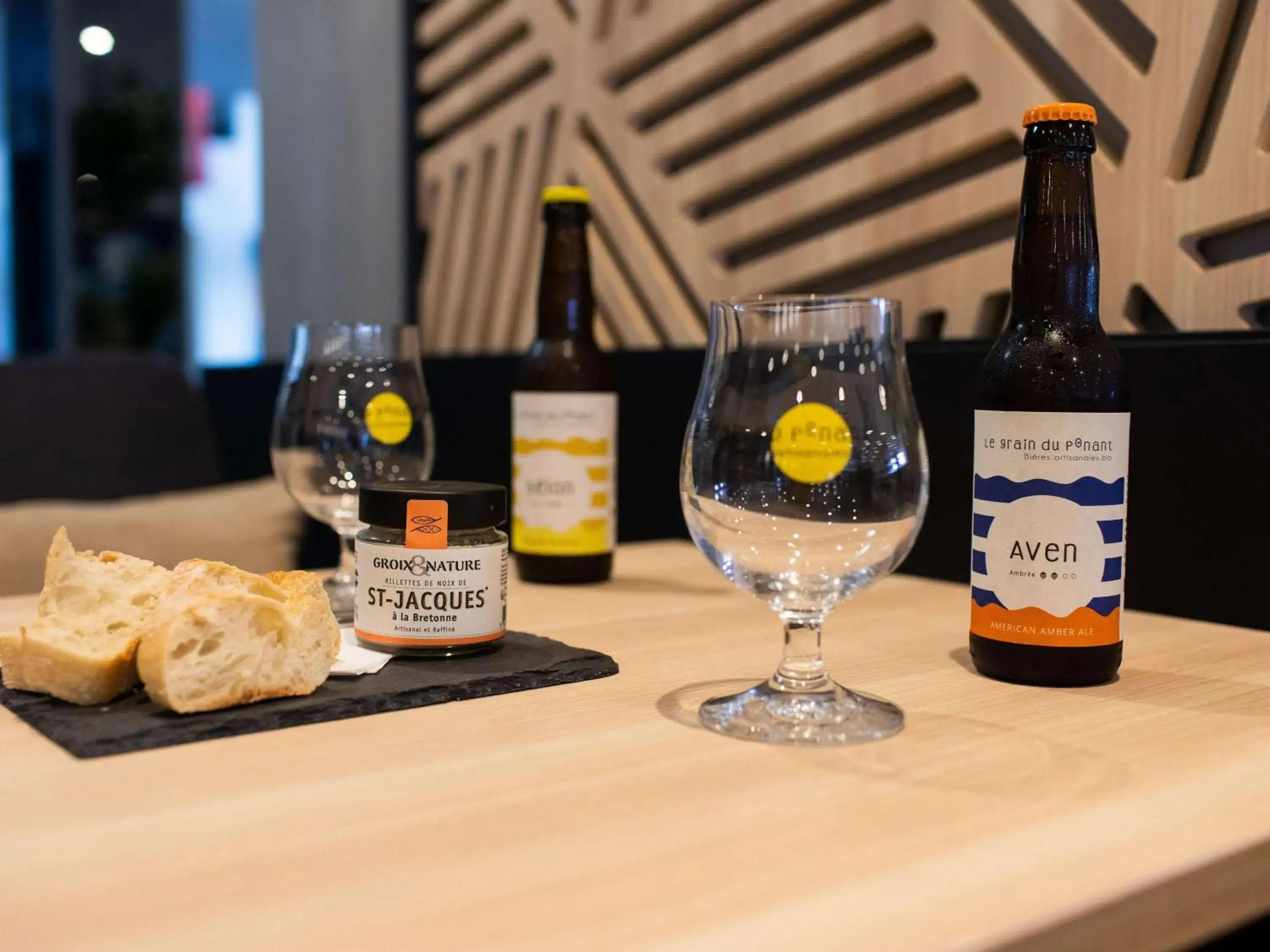 Lounge or bar in Mercure Lorient Centre Lounge or bar in Mercure Lorient Centre