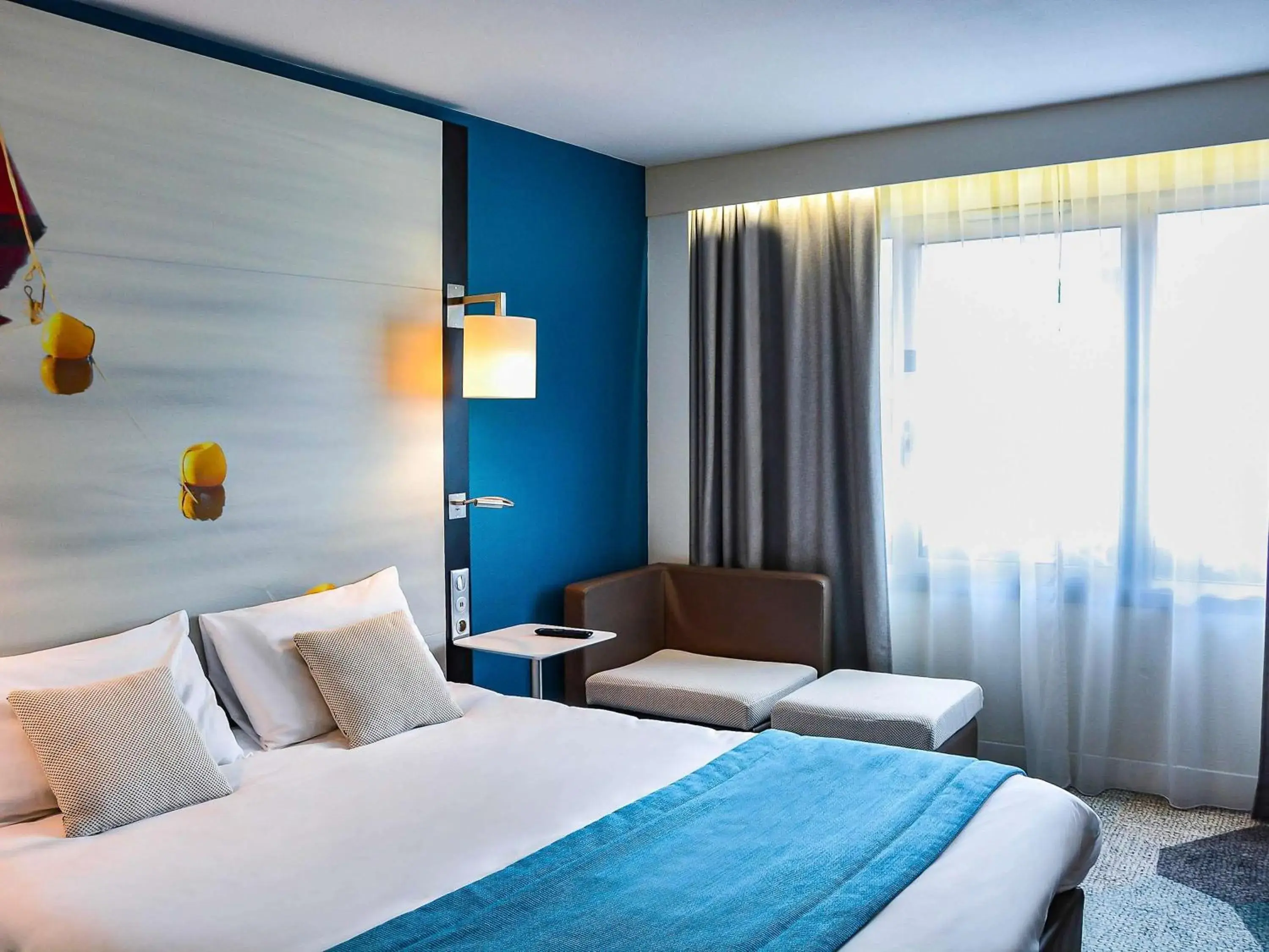 Property building, Bed in Mercure Lorient Centre Property building, Bed in Mercure Lorient Centre