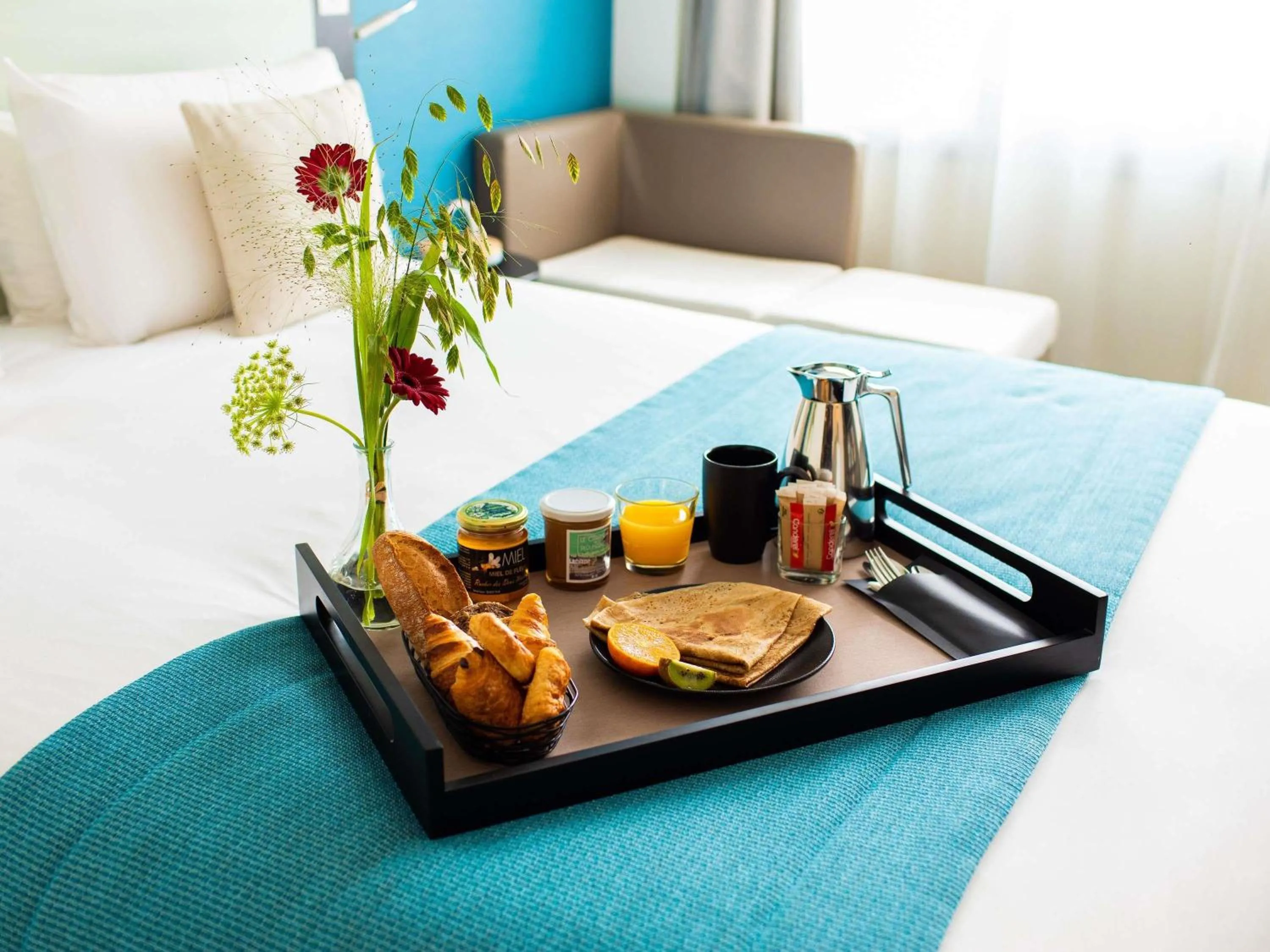 Bedroom, Bed in Mercure Lorient Centre