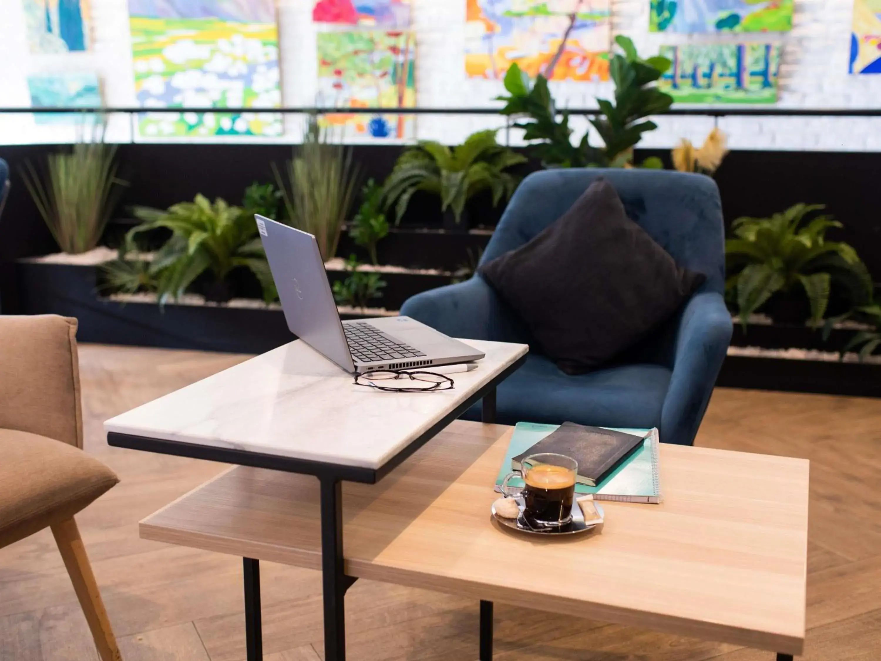 Lounge or bar in Mercure Lorient Centre Lounge or bar in Mercure Lorient Centre