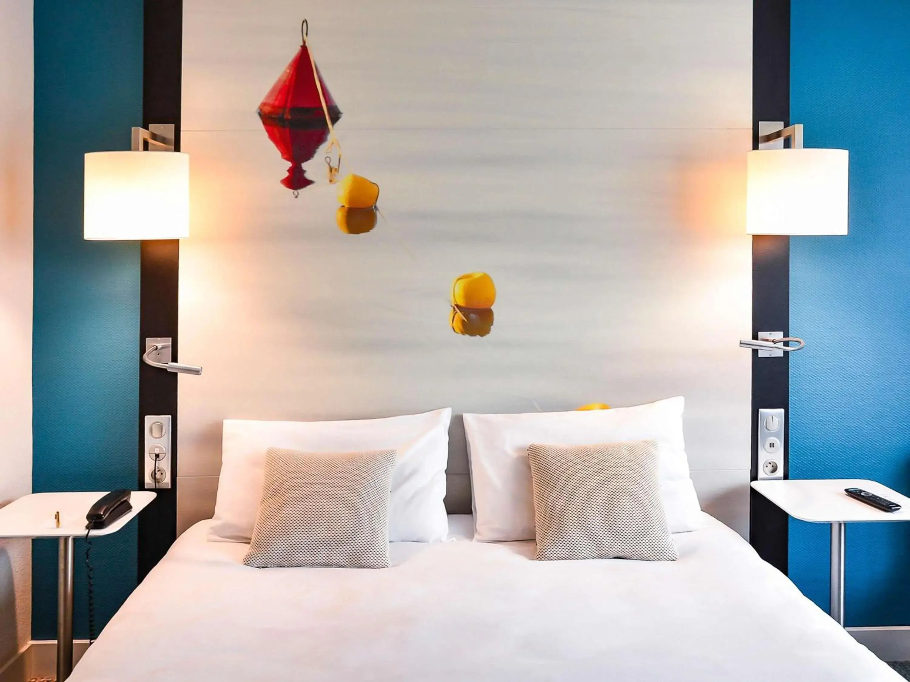 Bedroom, Bed in Mercure Lorient Centre Bedroom, Bed in Mercure Lorient Centre