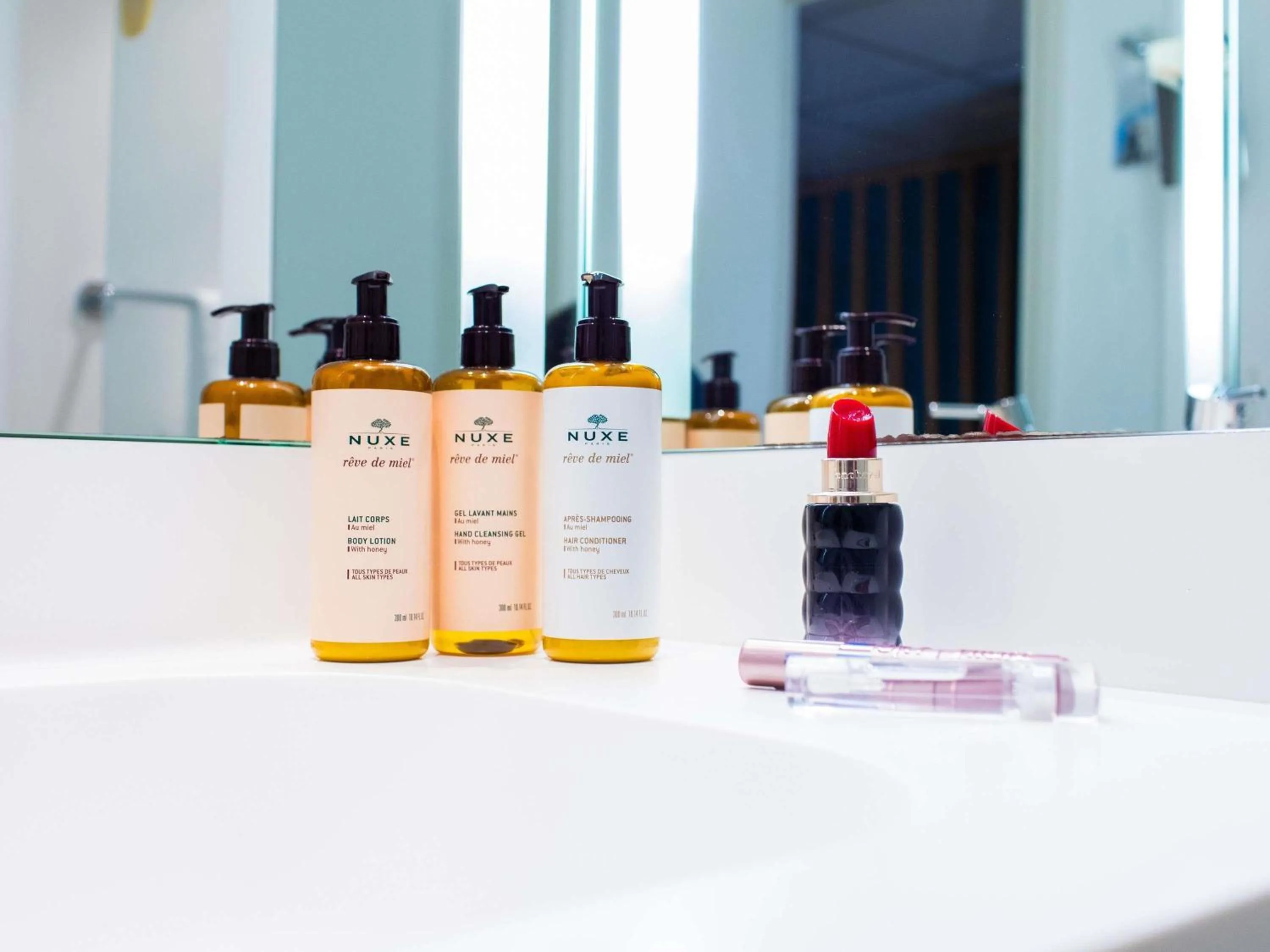 Bedroom in Mercure Lorient Centre