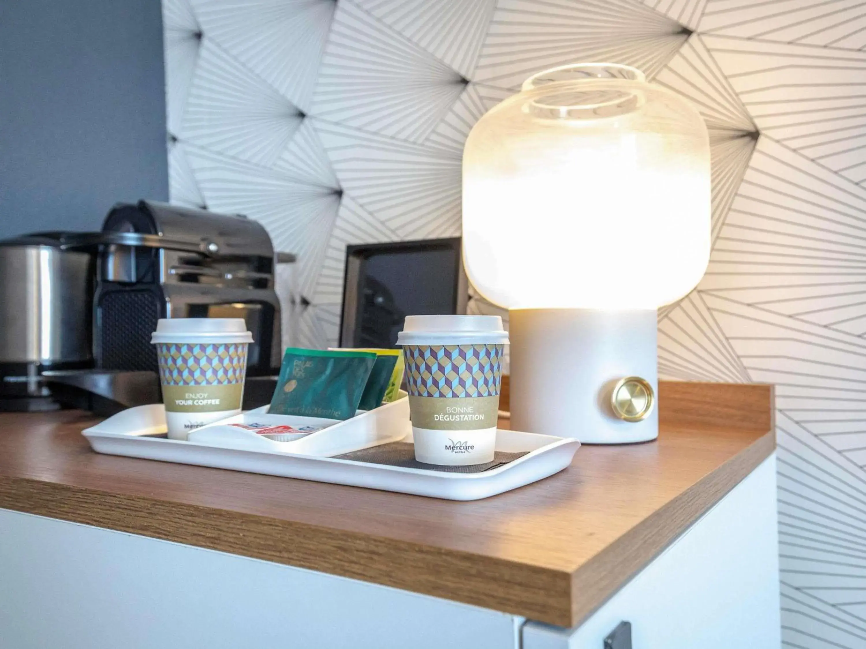 Bedroom in Mercure Hyères Centre Côte d'Azur Bedroom in Mercure Hyères Centre Côte d'Azur