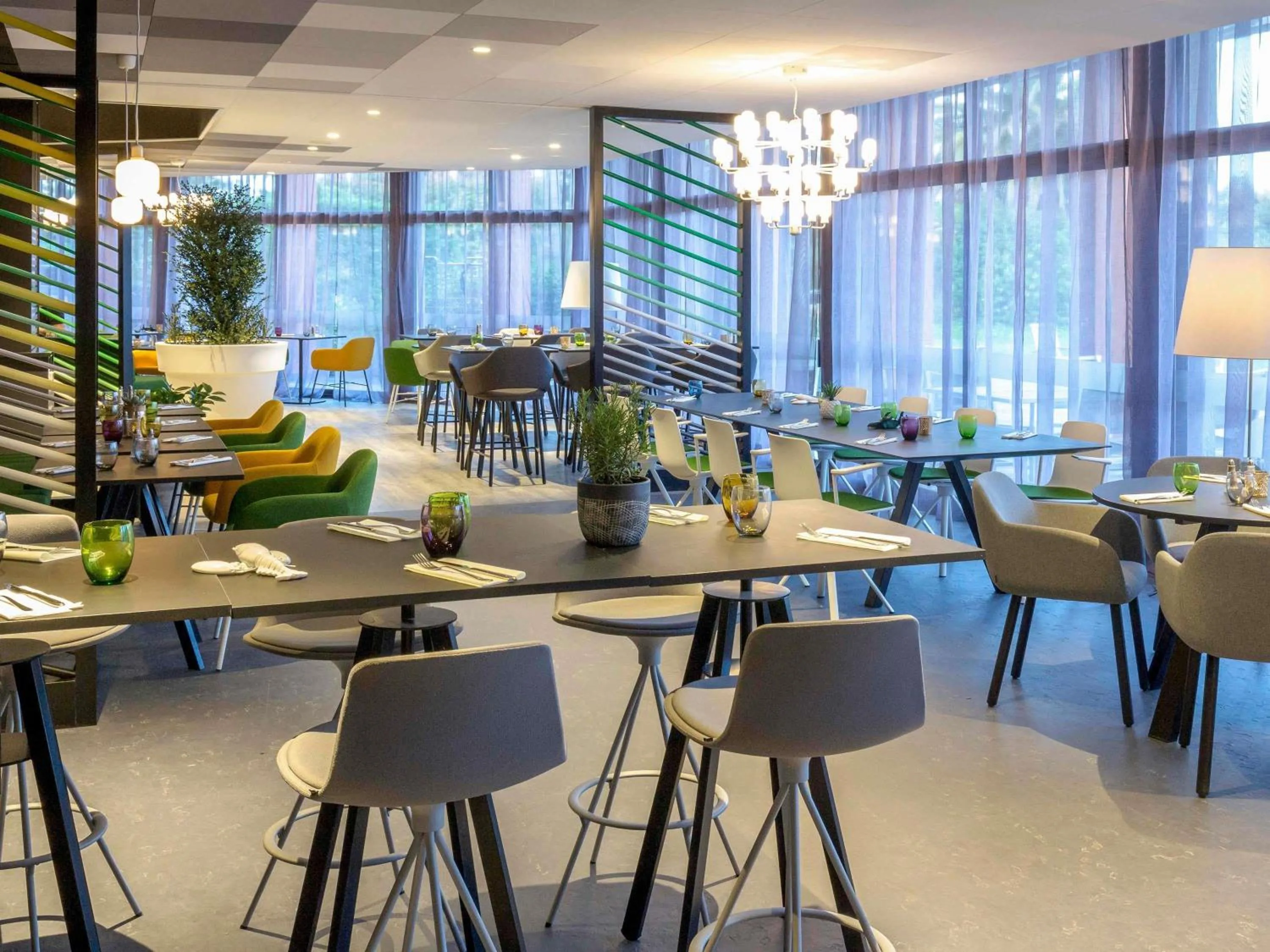 Restaurant/places to eat in Mercure Hyères Centre Côte d'Azur