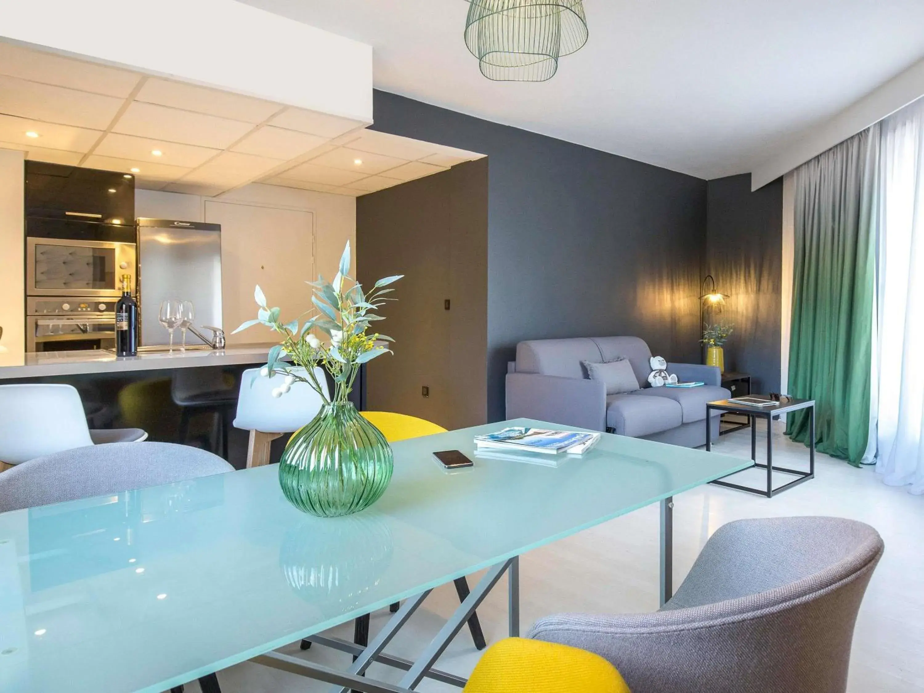 Bedroom in Mercure Hyères Centre Côte d'Azur Bedroom in Mercure Hyères Centre Côte d'Azur