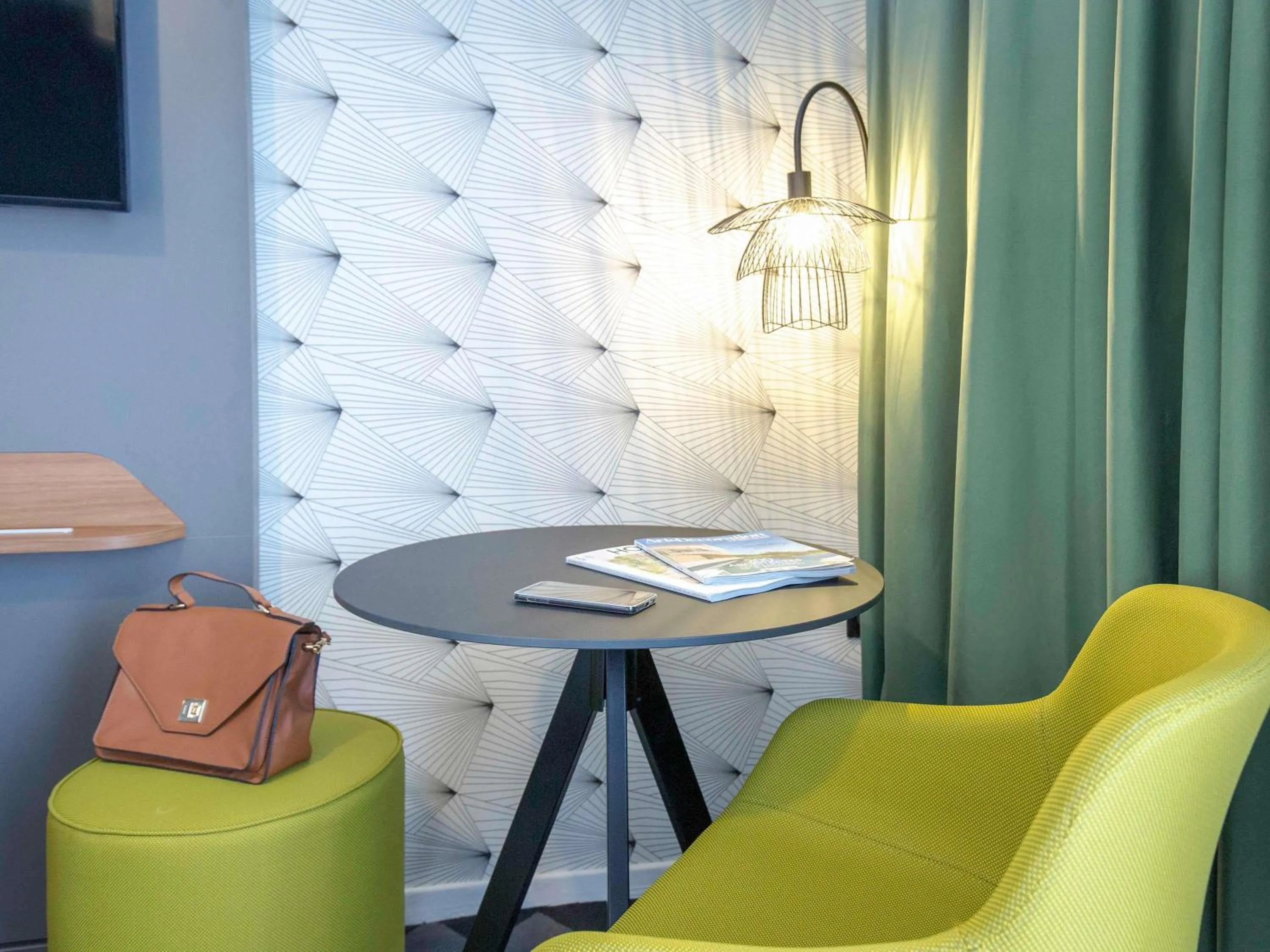 Bedroom in Mercure Hyères Centre Côte d'Azur