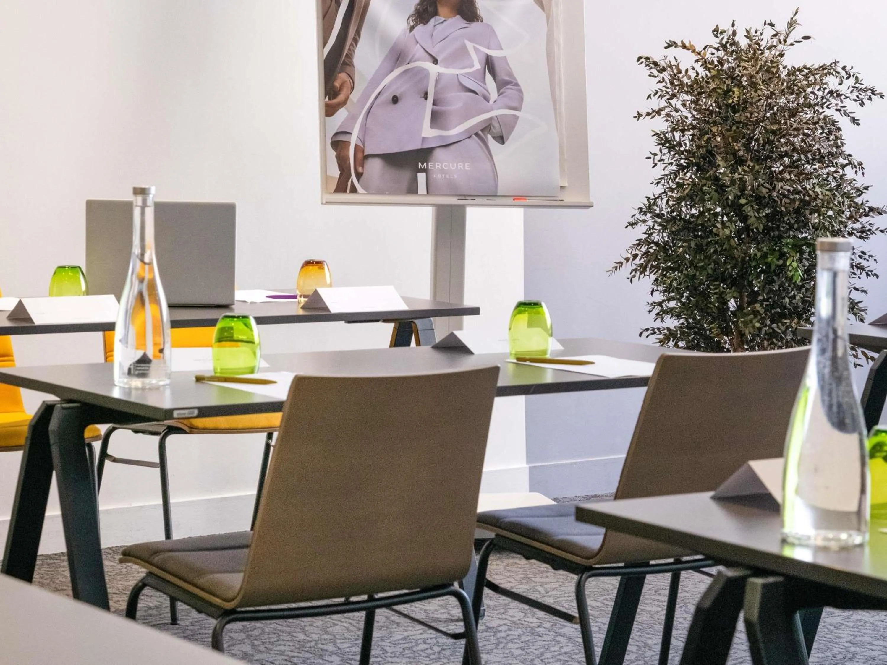 Property building in Mercure Hyères Centre Côte d'Azur