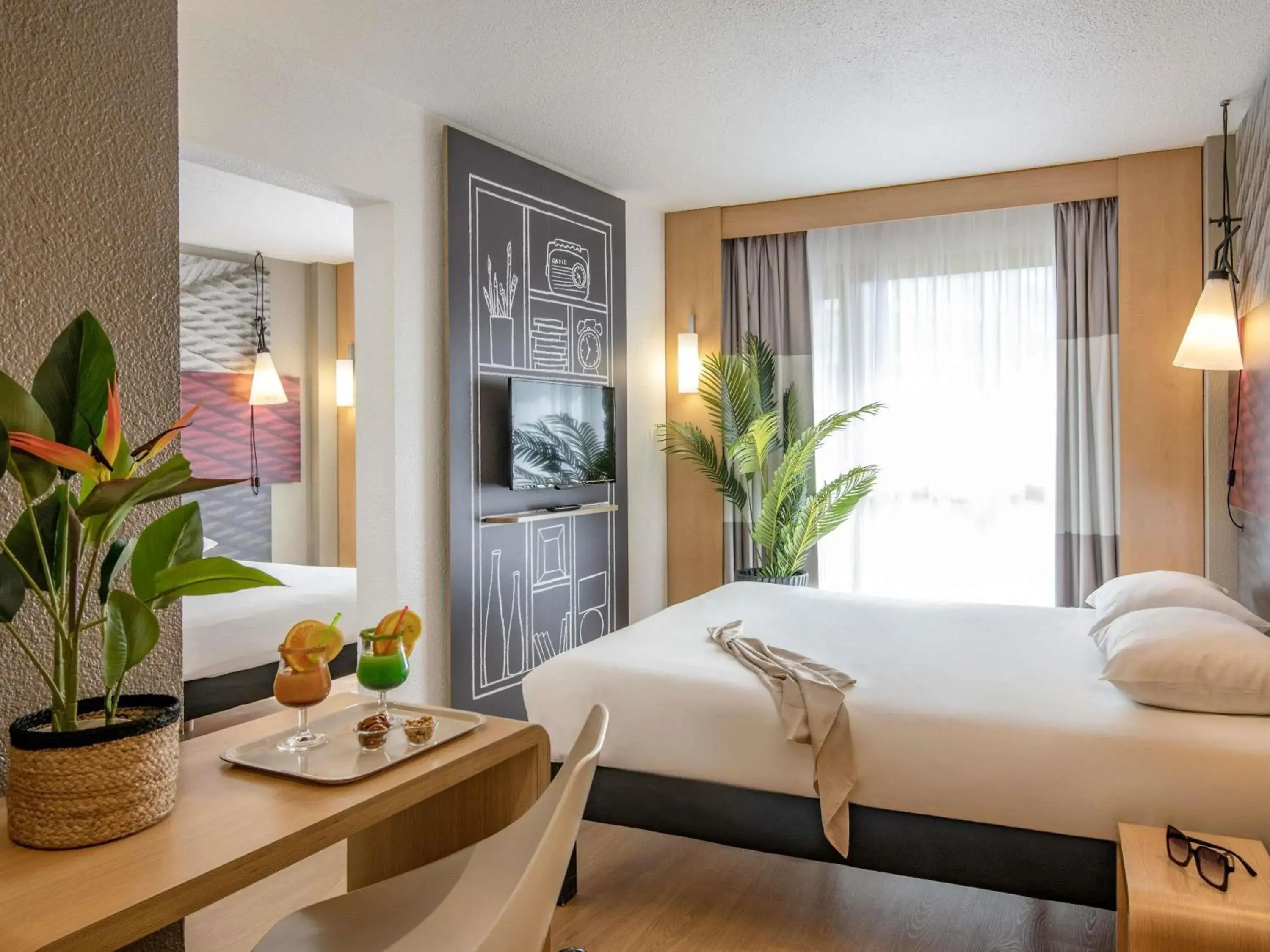 Standard Double Room with Two Double Beds in ibis Cannes Plage La Bocca Standard Double Room with Two Double Beds in ibis Cannes Plage La Bocca