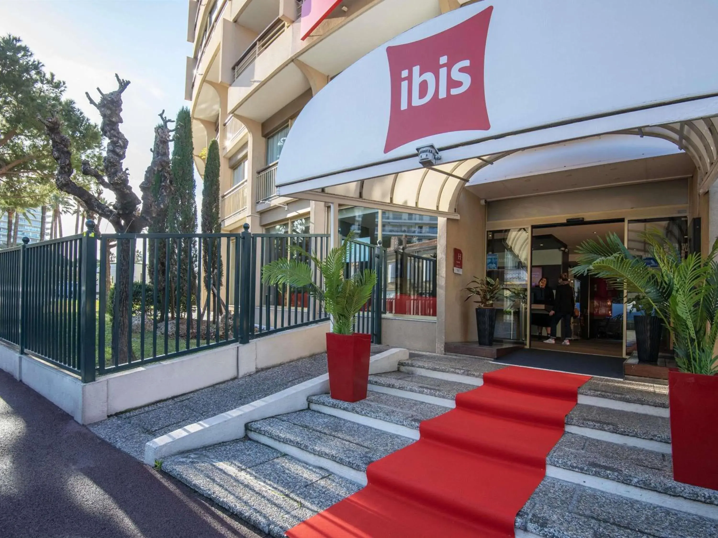 Property building in ibis Cannes Plage La Bocca Property building in ibis Cannes Plage La Bocca