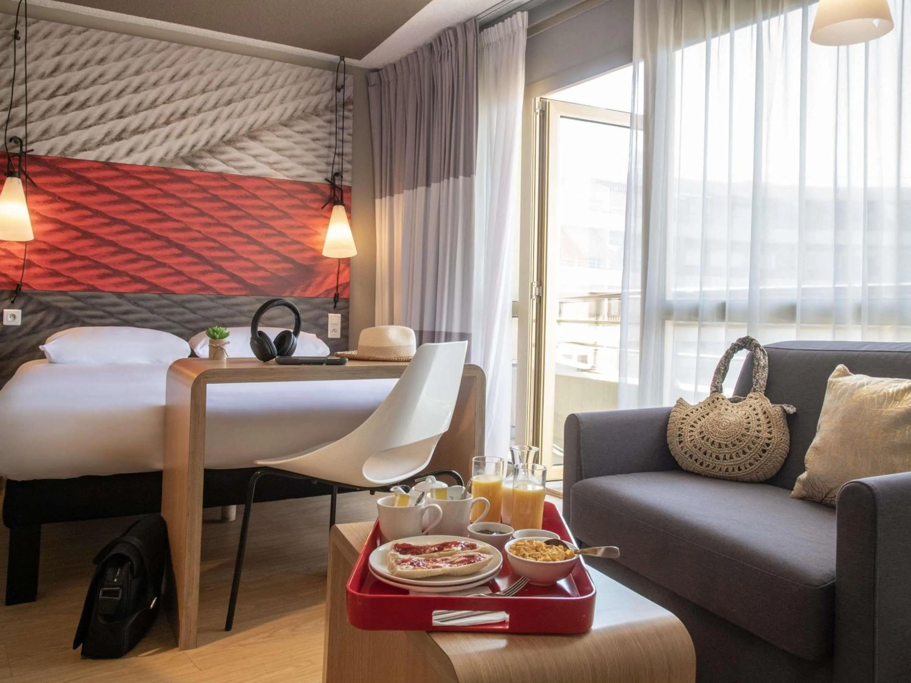 Bedroom in ibis Cannes Plage La Bocca