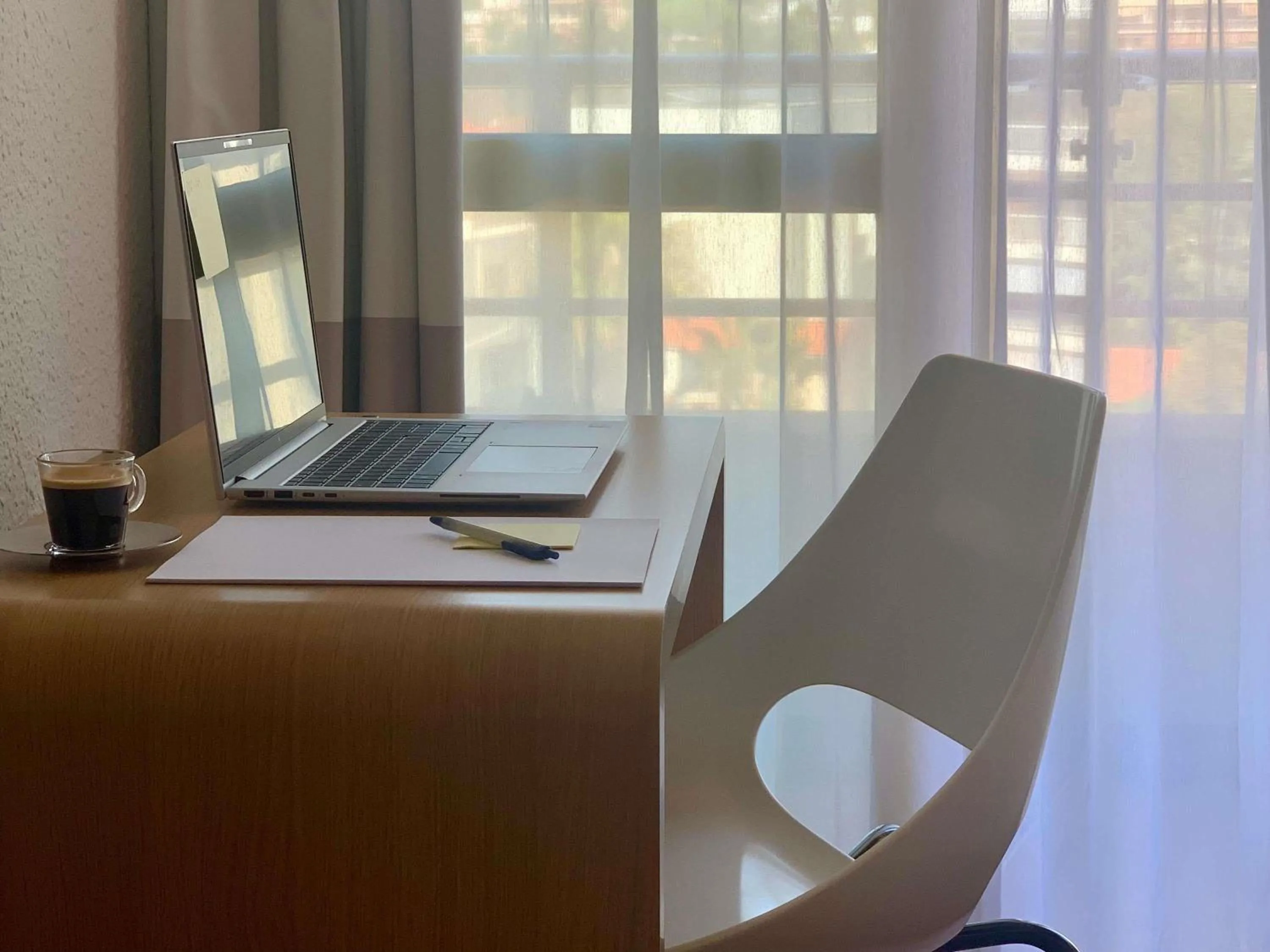 Bedroom in ibis Cannes Plage La Bocca