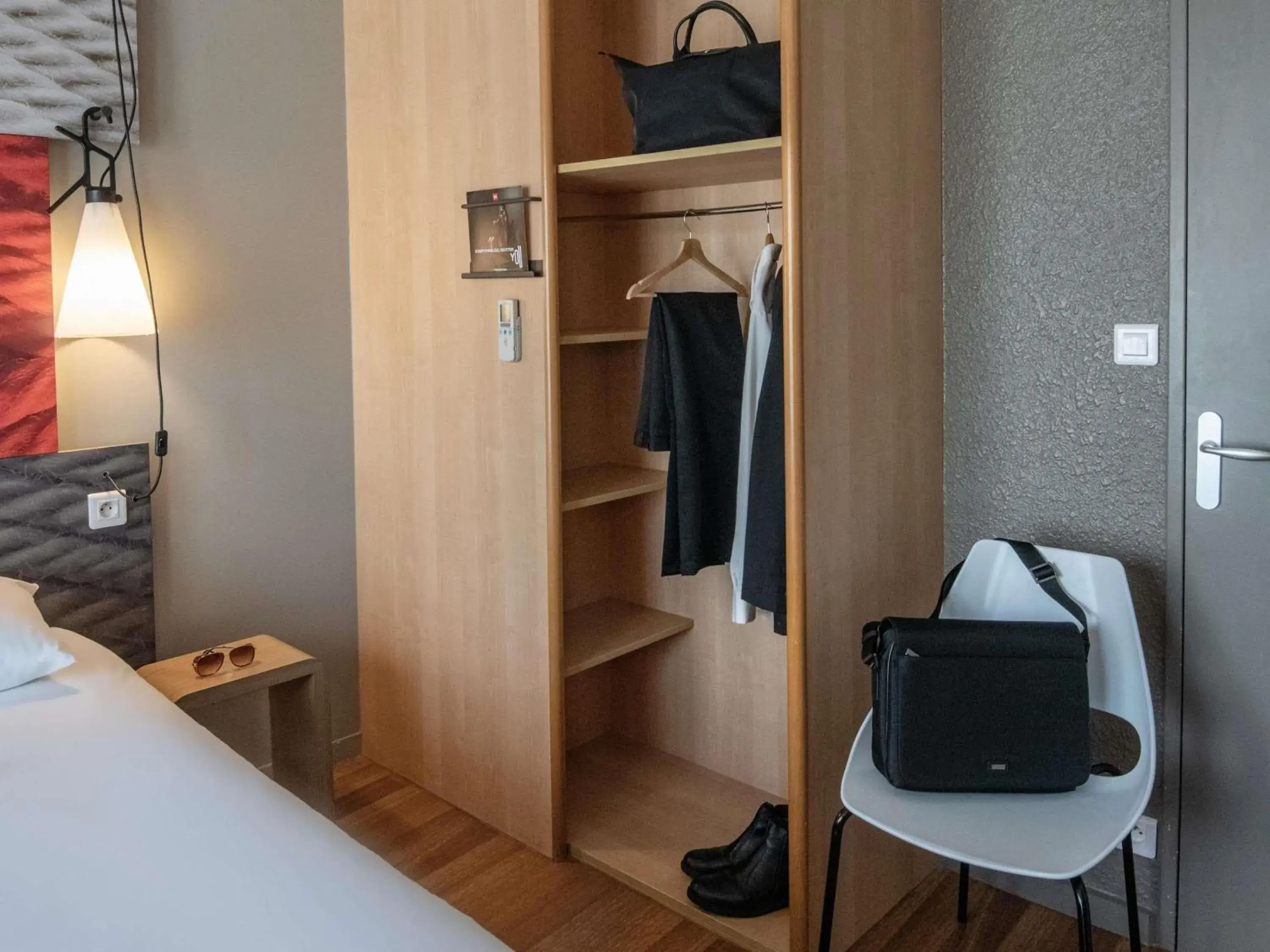 Bedroom, Bed in ibis Cannes Plage La Bocca Bedroom, Bed in ibis Cannes Plage La Bocca