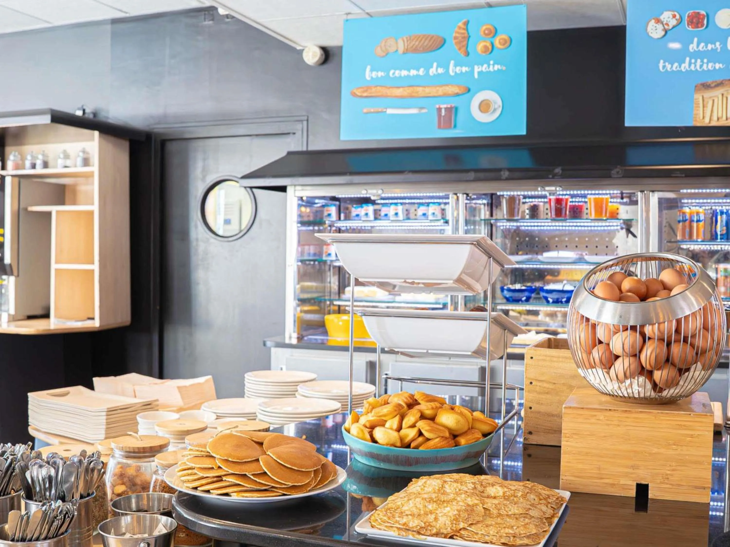 Breakfast in Novotel Suites Paris Montreuil Vincennes