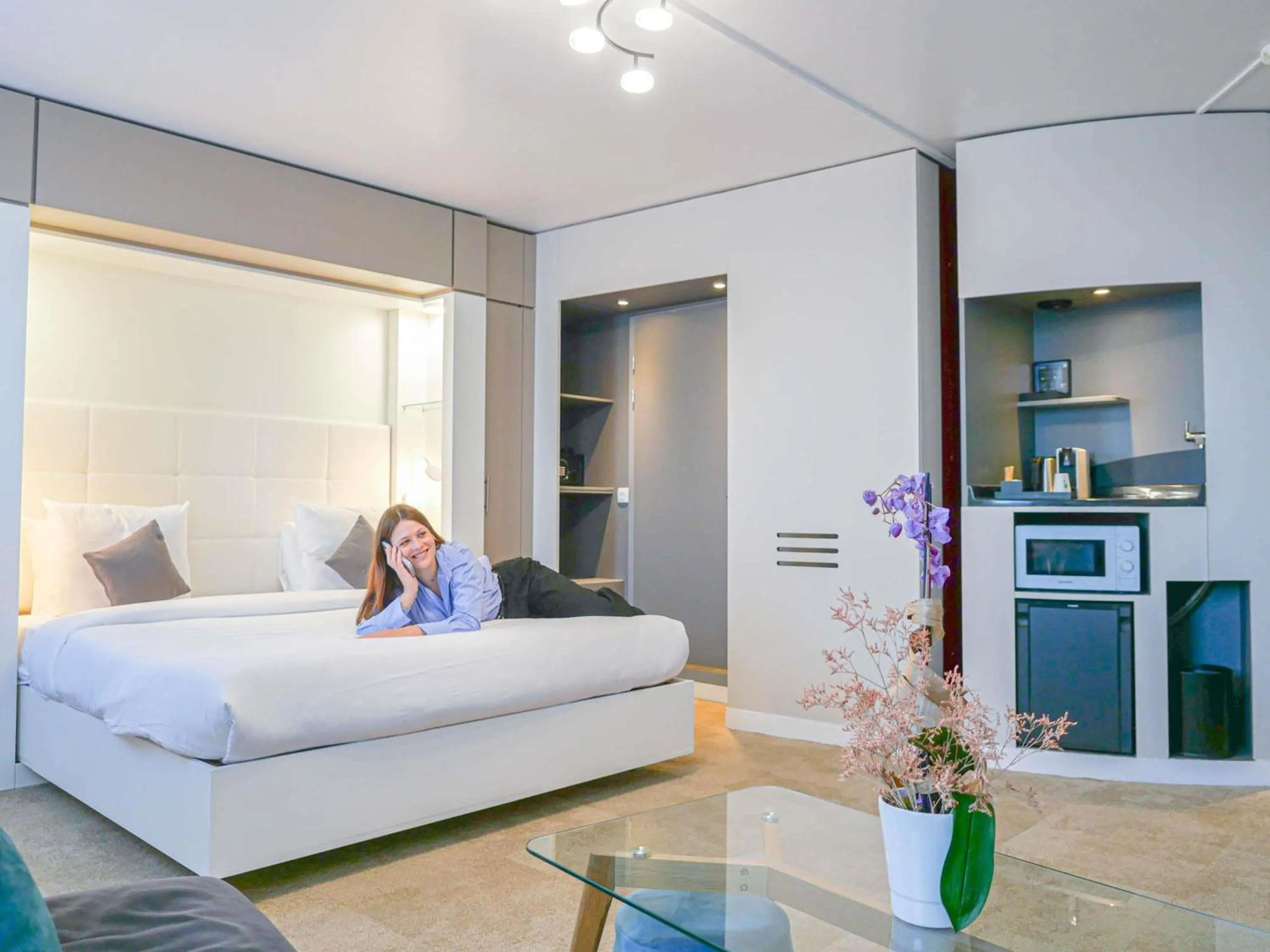 Bedroom, Bed in Novotel Suites Paris Montreuil Vincennes