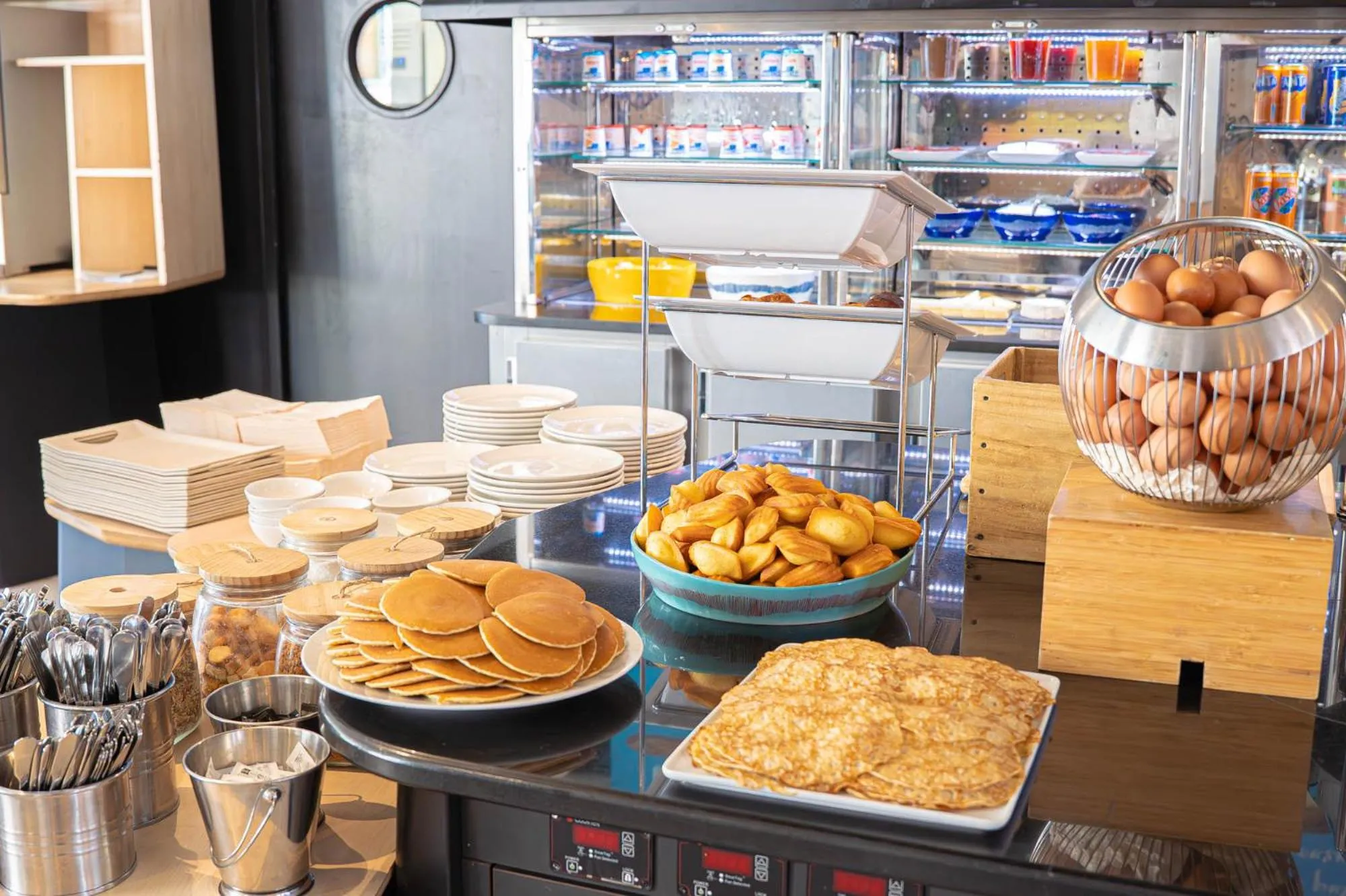 Breakfast in Novotel Suites Paris Montreuil Vincennes