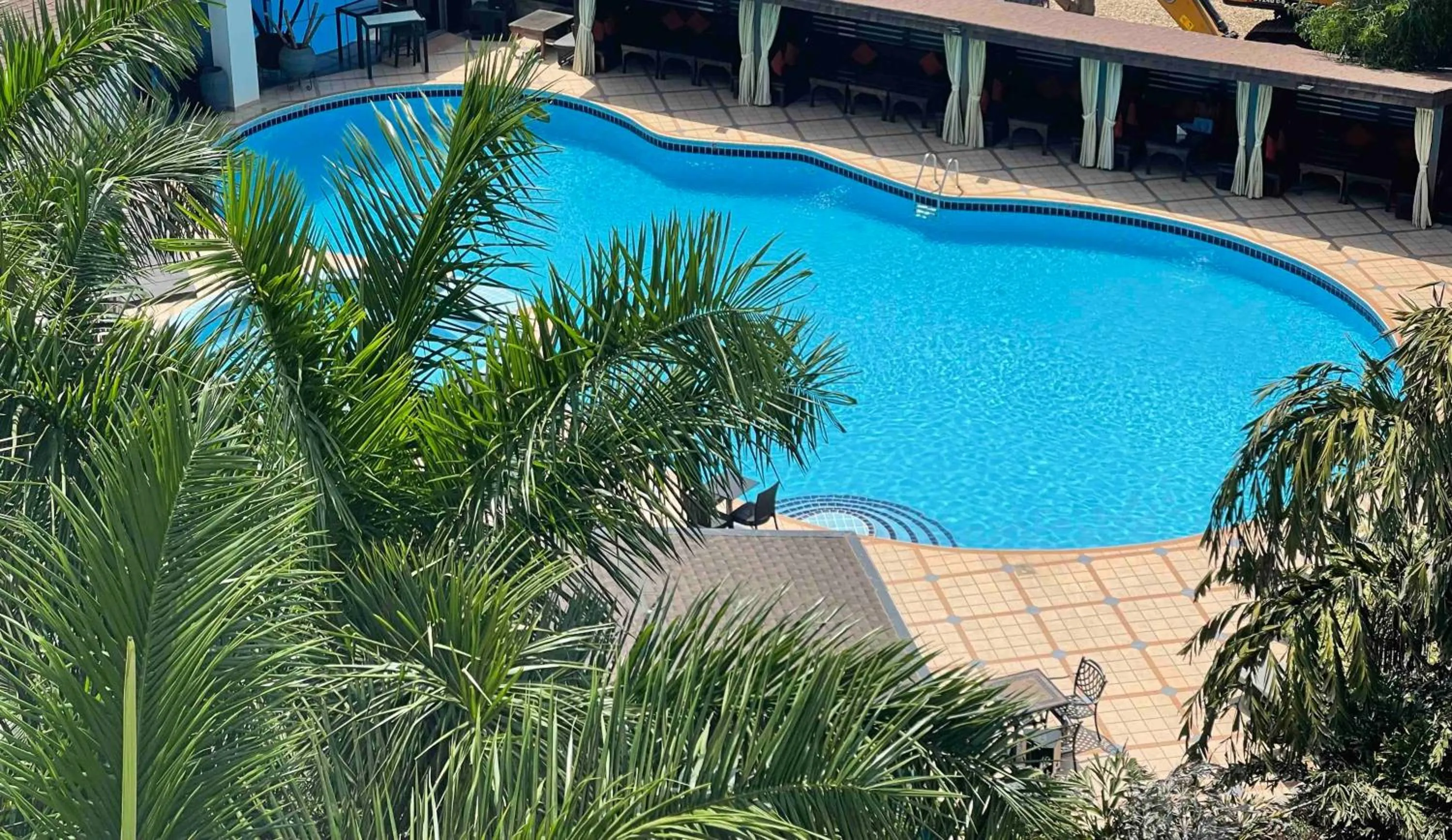 Swimming pool in Oak Plaza Hotels East Airport