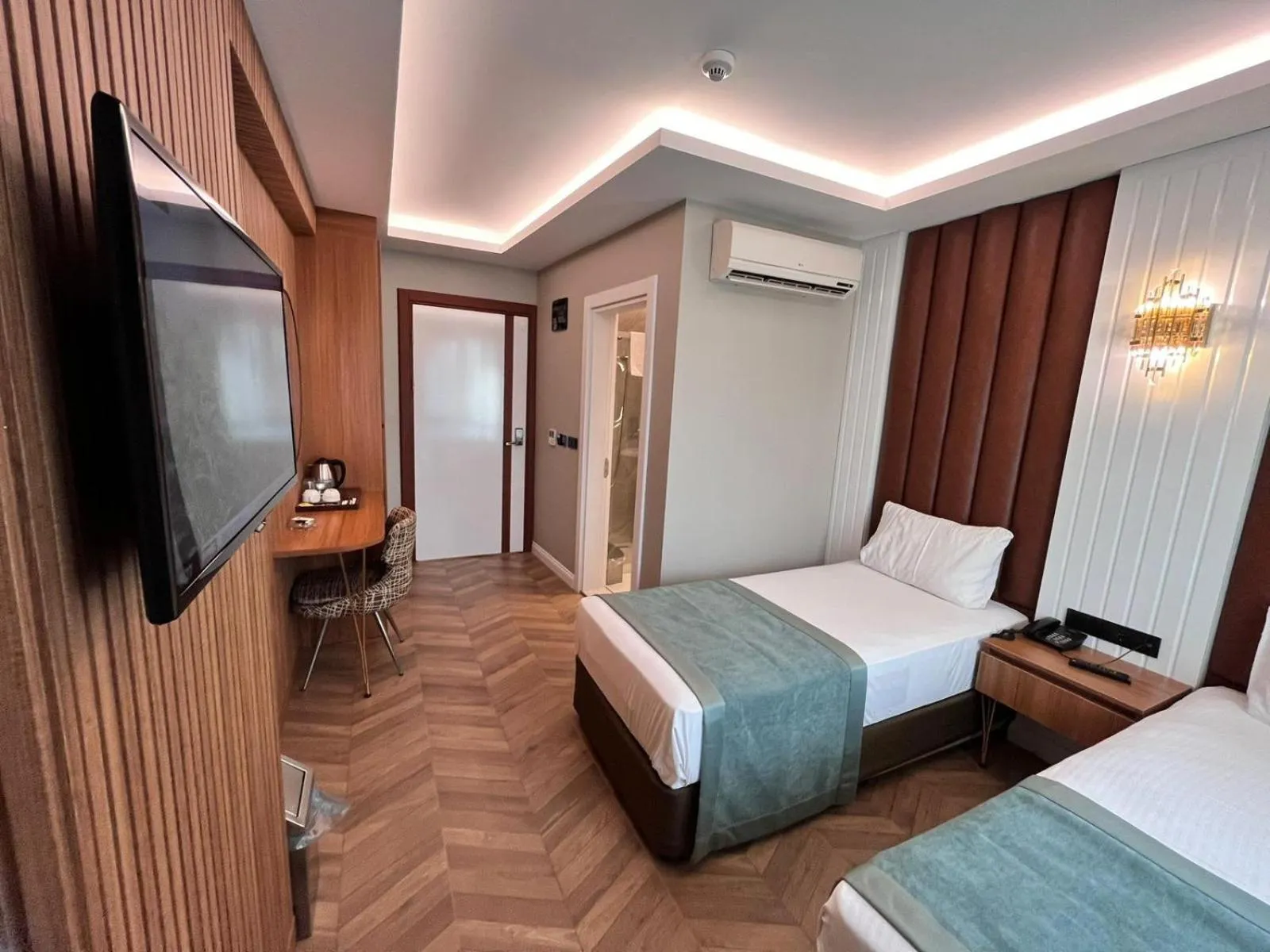 Bed in Gumus Palace Hotel