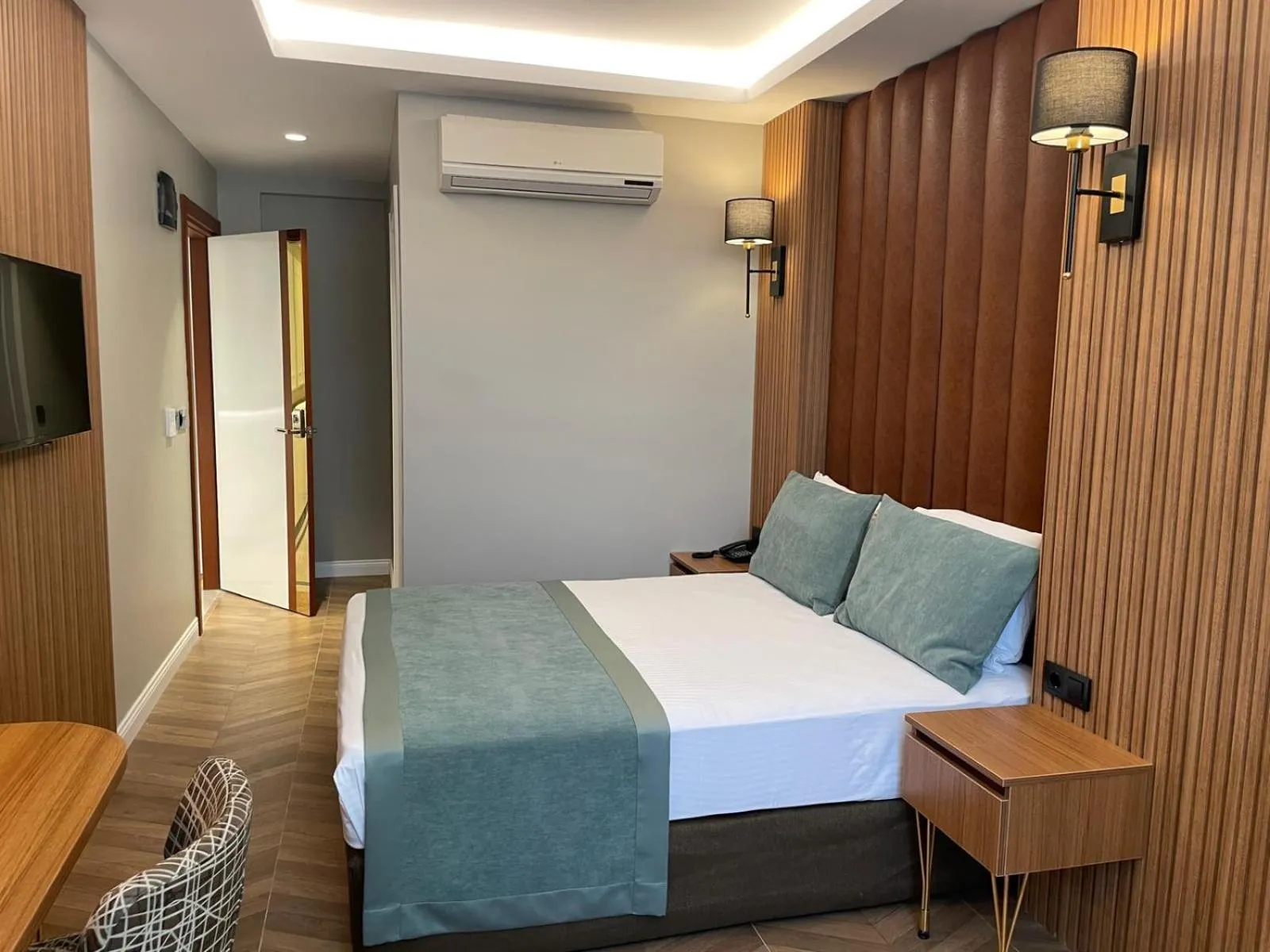 Bed in Gumus Palace Hotel