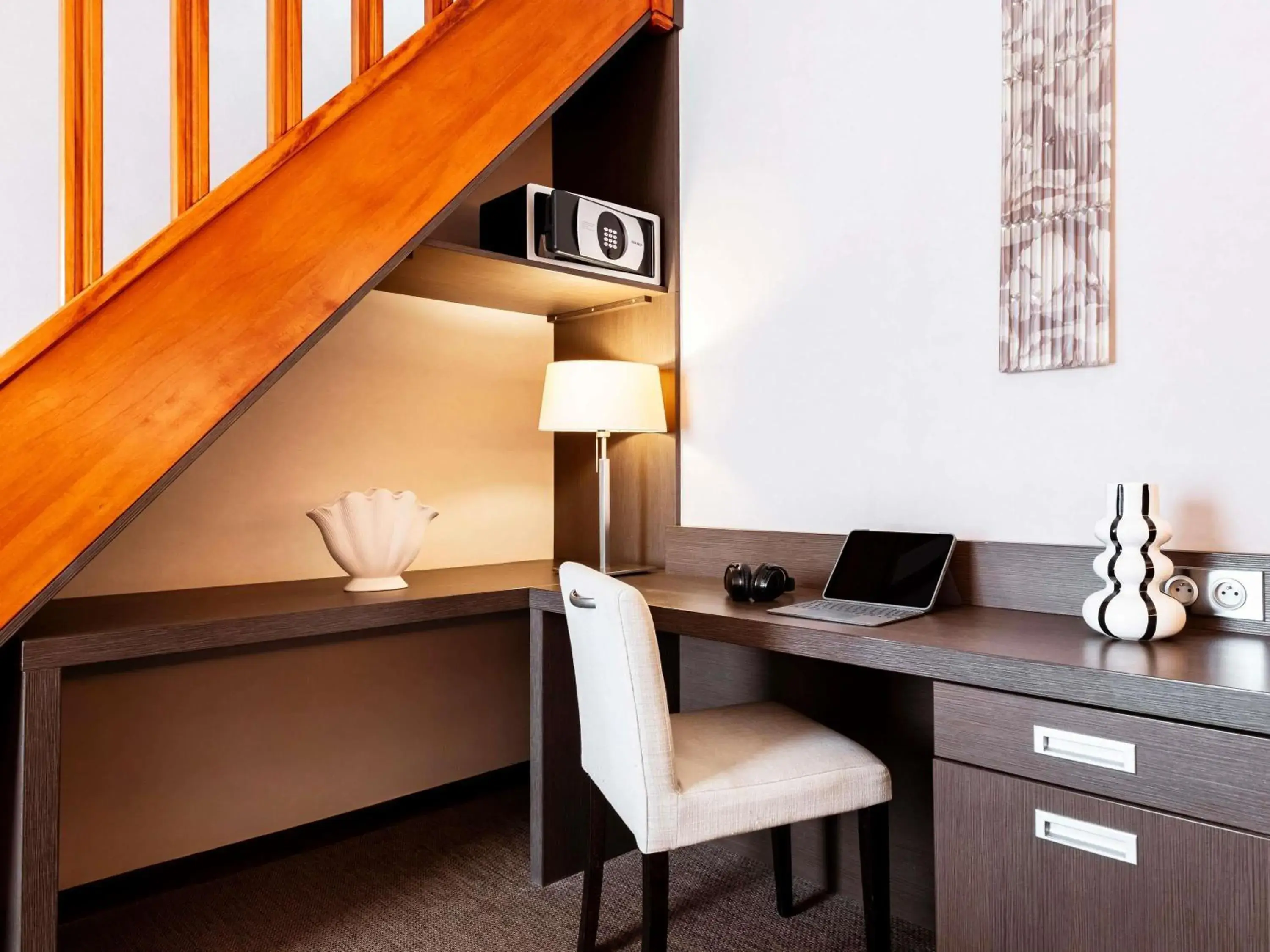 Bedroom in Mercure Bayeux Omaha Beach Bedroom in Mercure Bayeux Omaha Beach