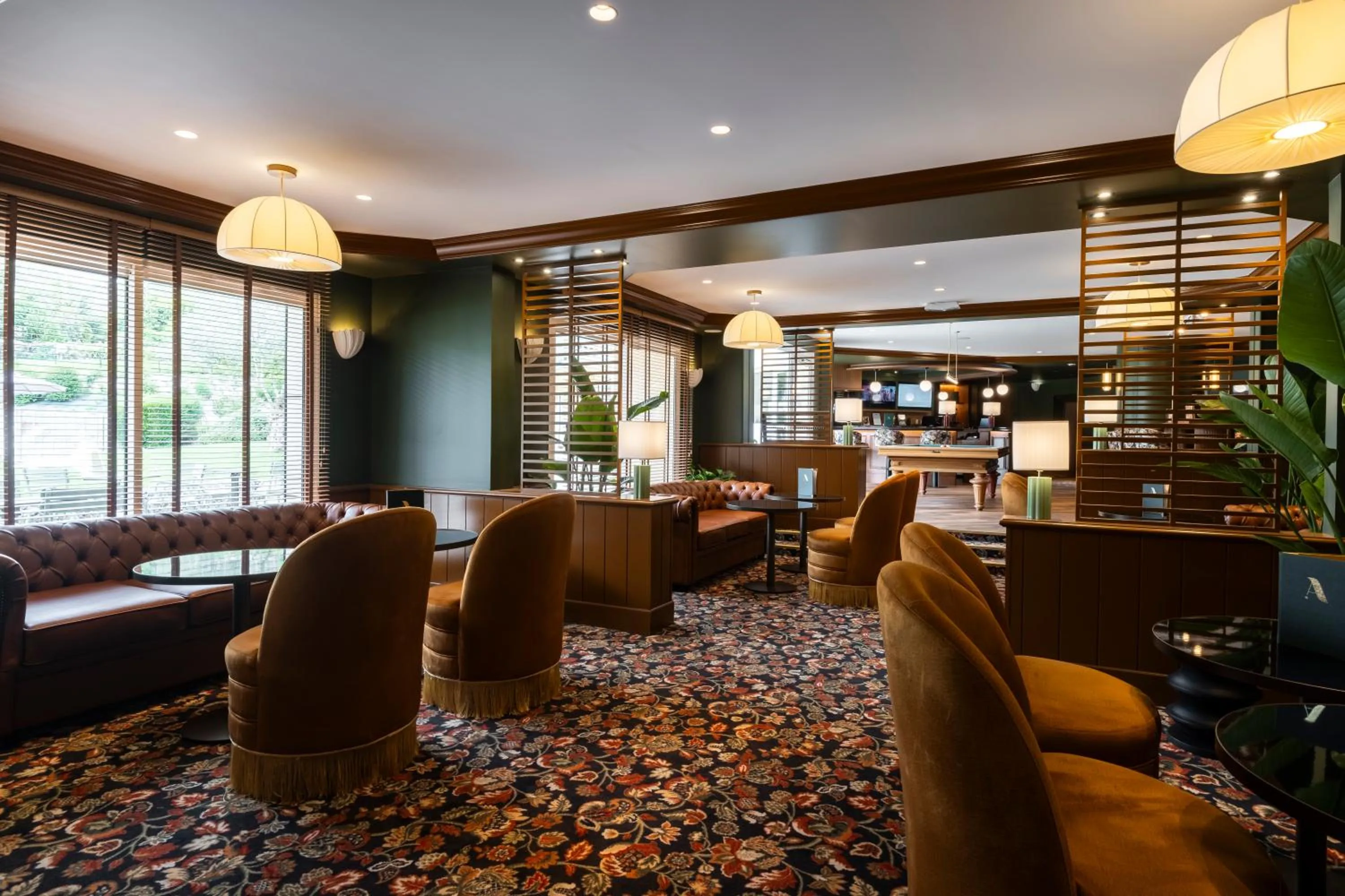 Lounge or bar in Mercure Bayeux Omaha Beach