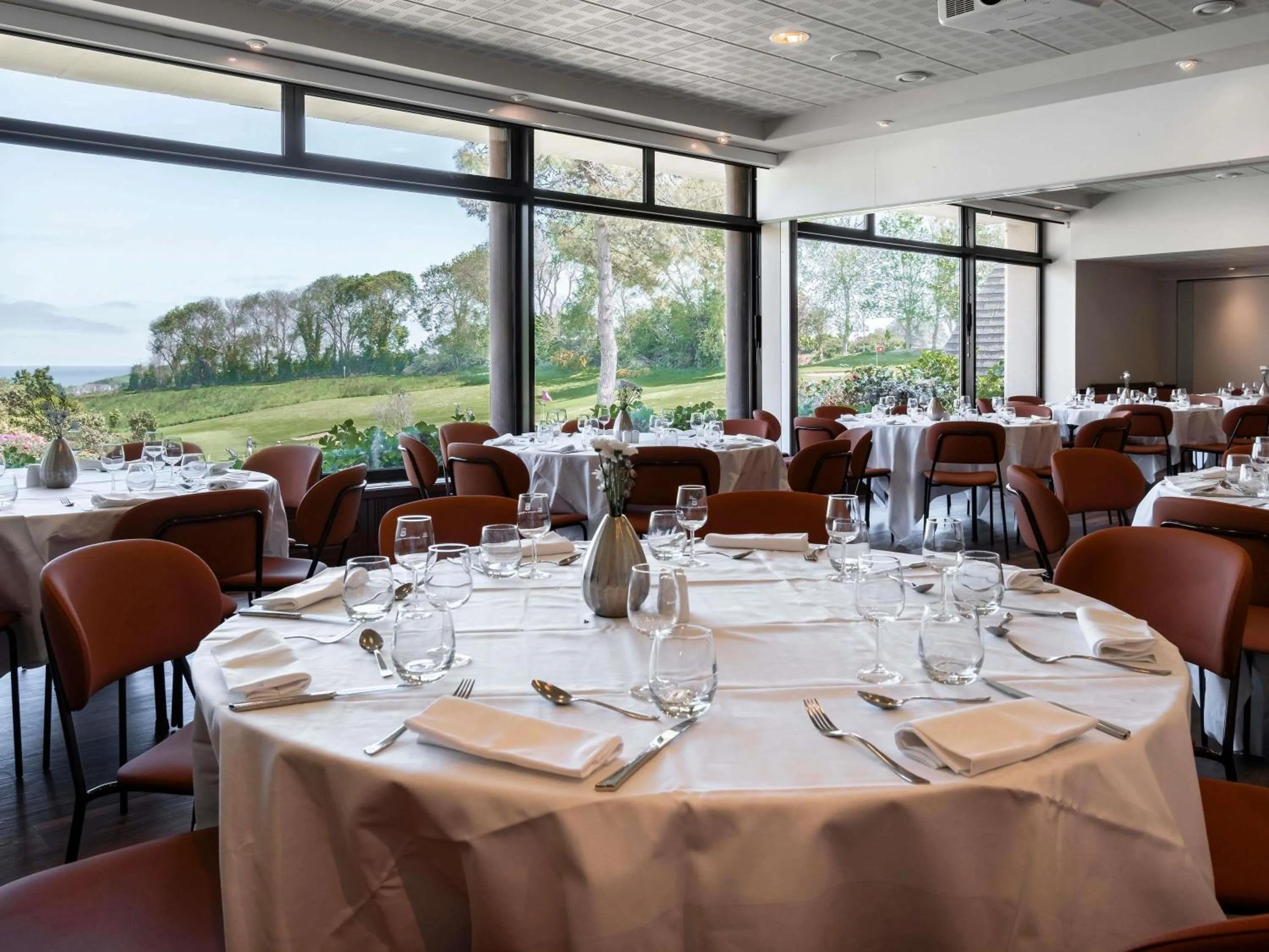 Meeting/conference room in Mercure Bayeux Omaha Beach