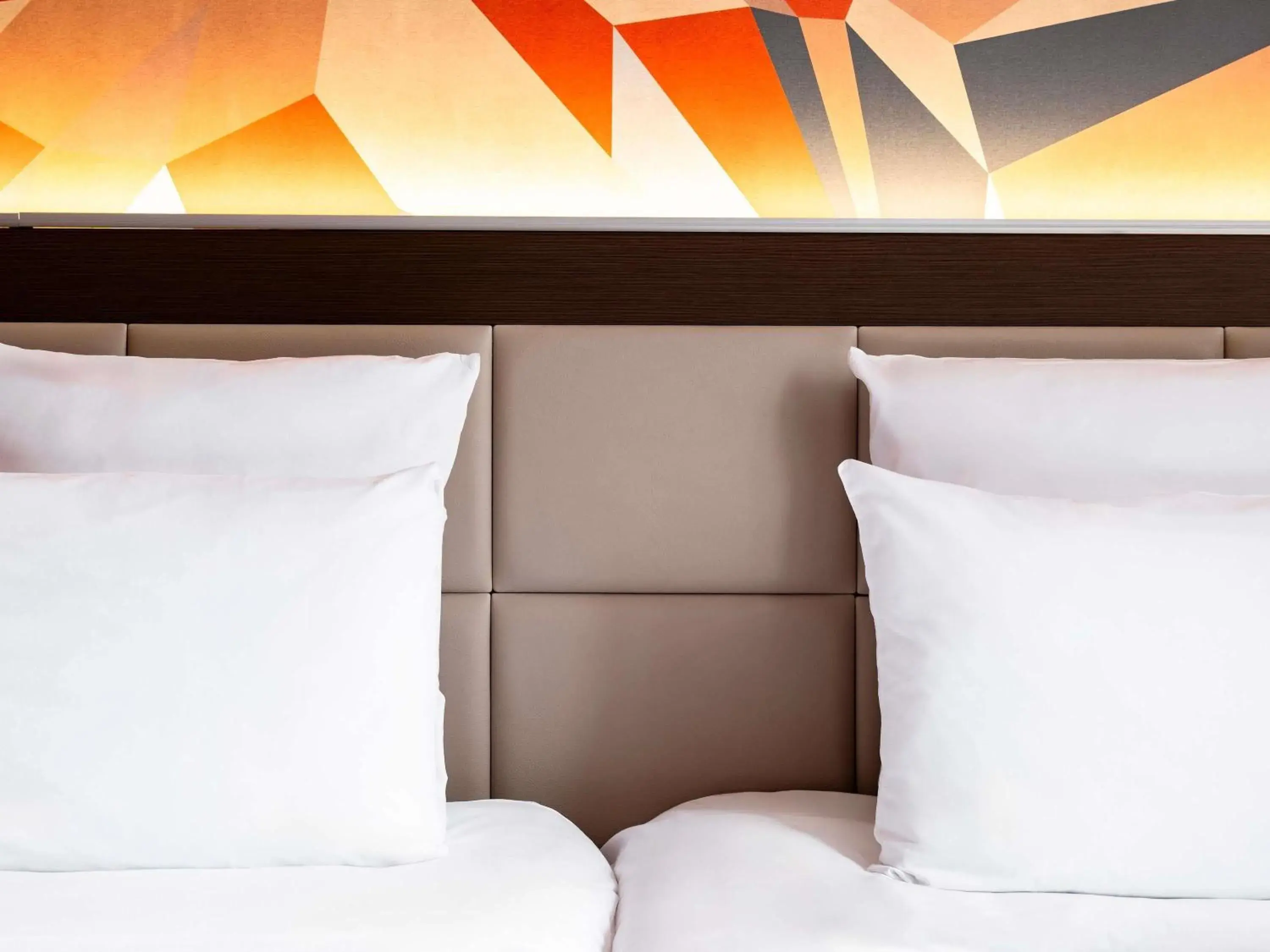 Bedroom, Bed in Mercure Bayeux Omaha Beach Bedroom, Bed in Mercure Bayeux Omaha Beach