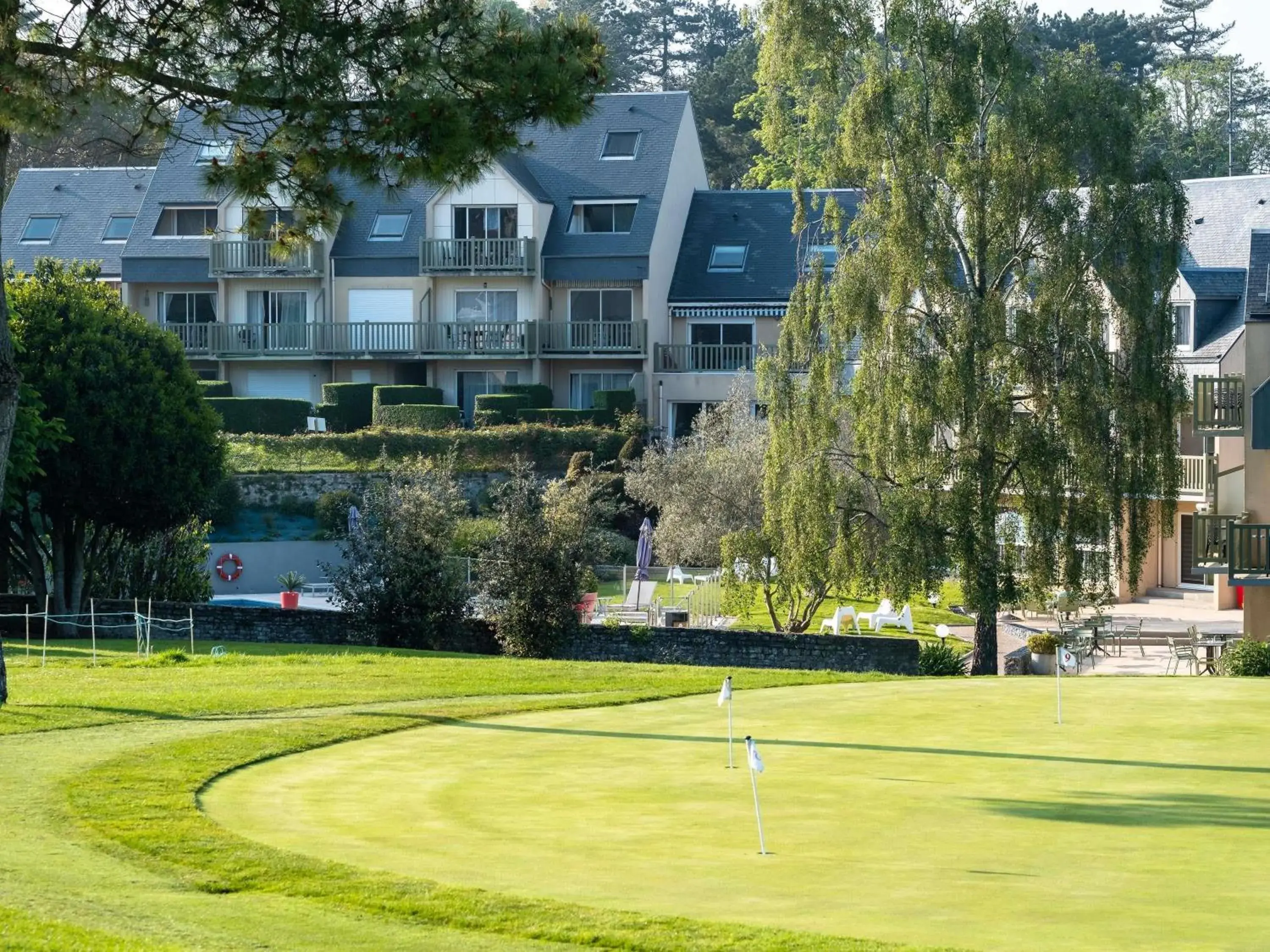 Property building in Mercure Bayeux Omaha Beach Property building in Mercure Bayeux Omaha Beach