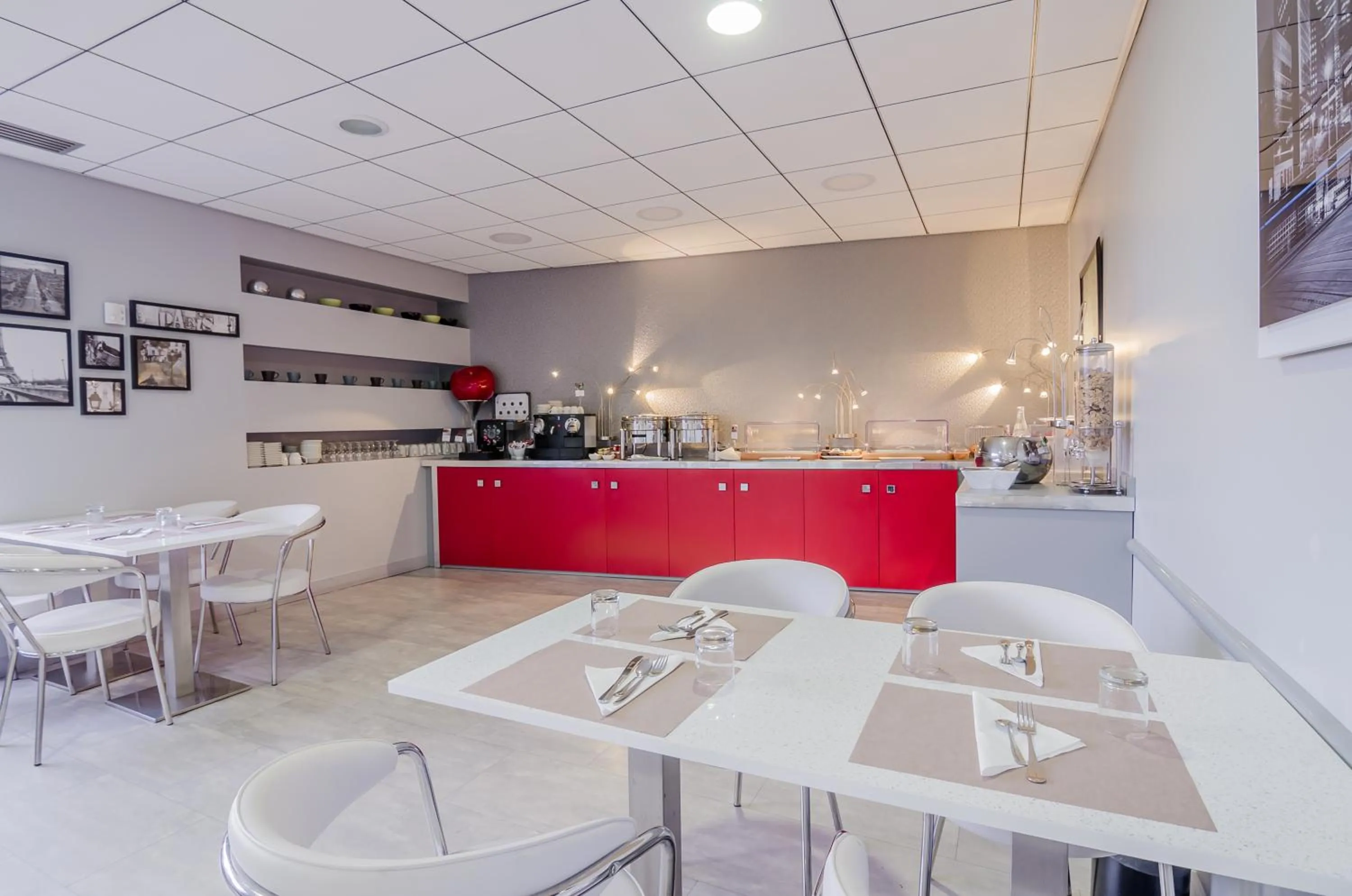 Restaurant/places to eat in Mercure Cergy Pontoise Centre