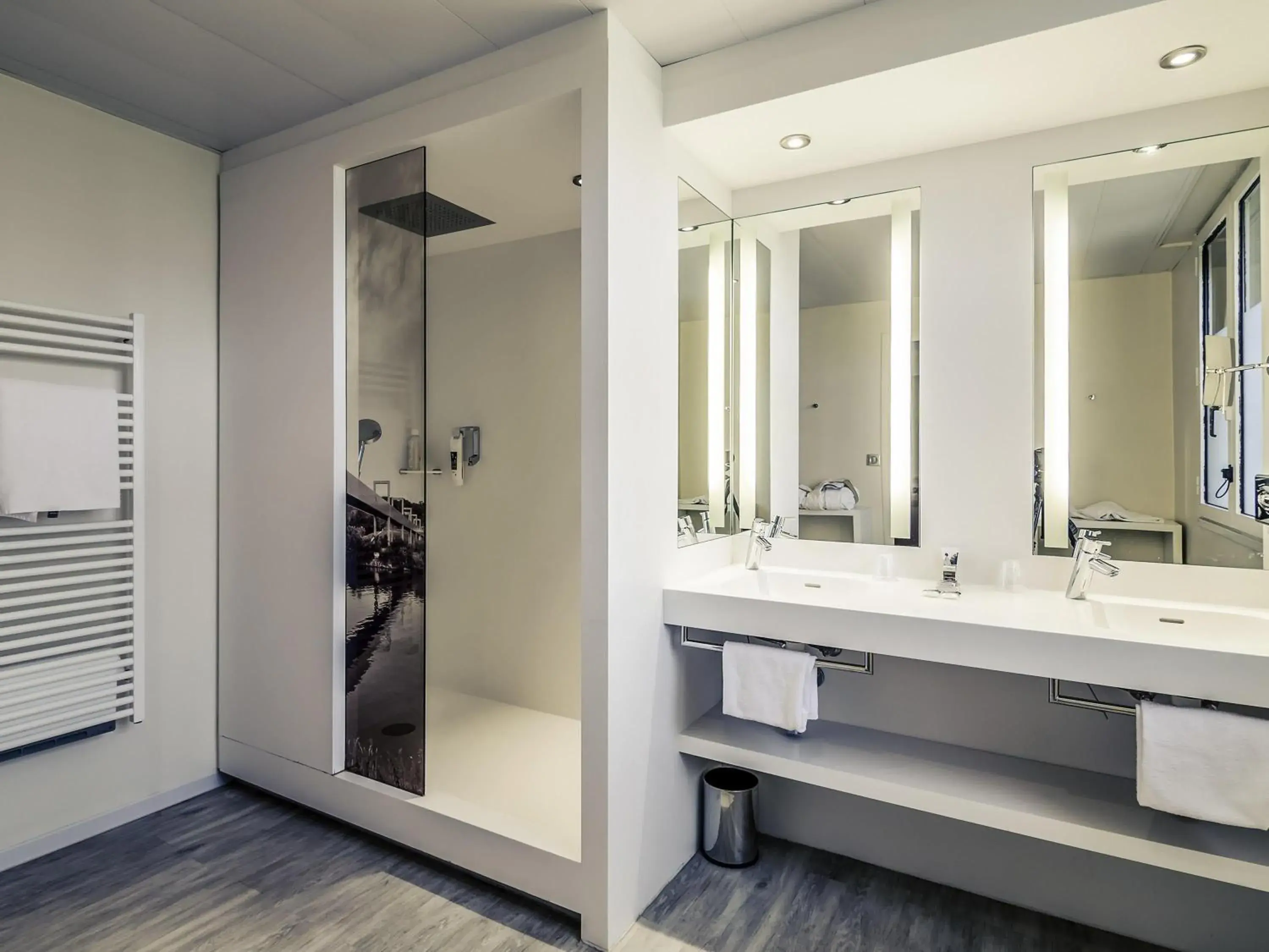 Bedroom in Mercure Cergy Pontoise Centre Bedroom in Mercure Cergy Pontoise Centre