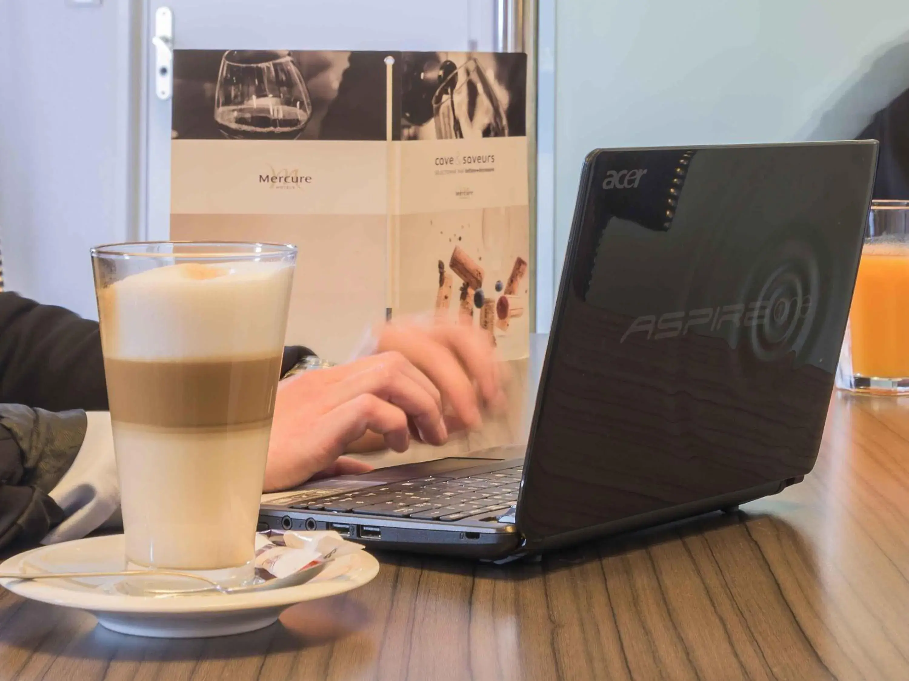 Lounge or bar in Mercure Tours Centre Gare et Congrès Lounge or bar in Mercure Tours Centre Gare et Congrès