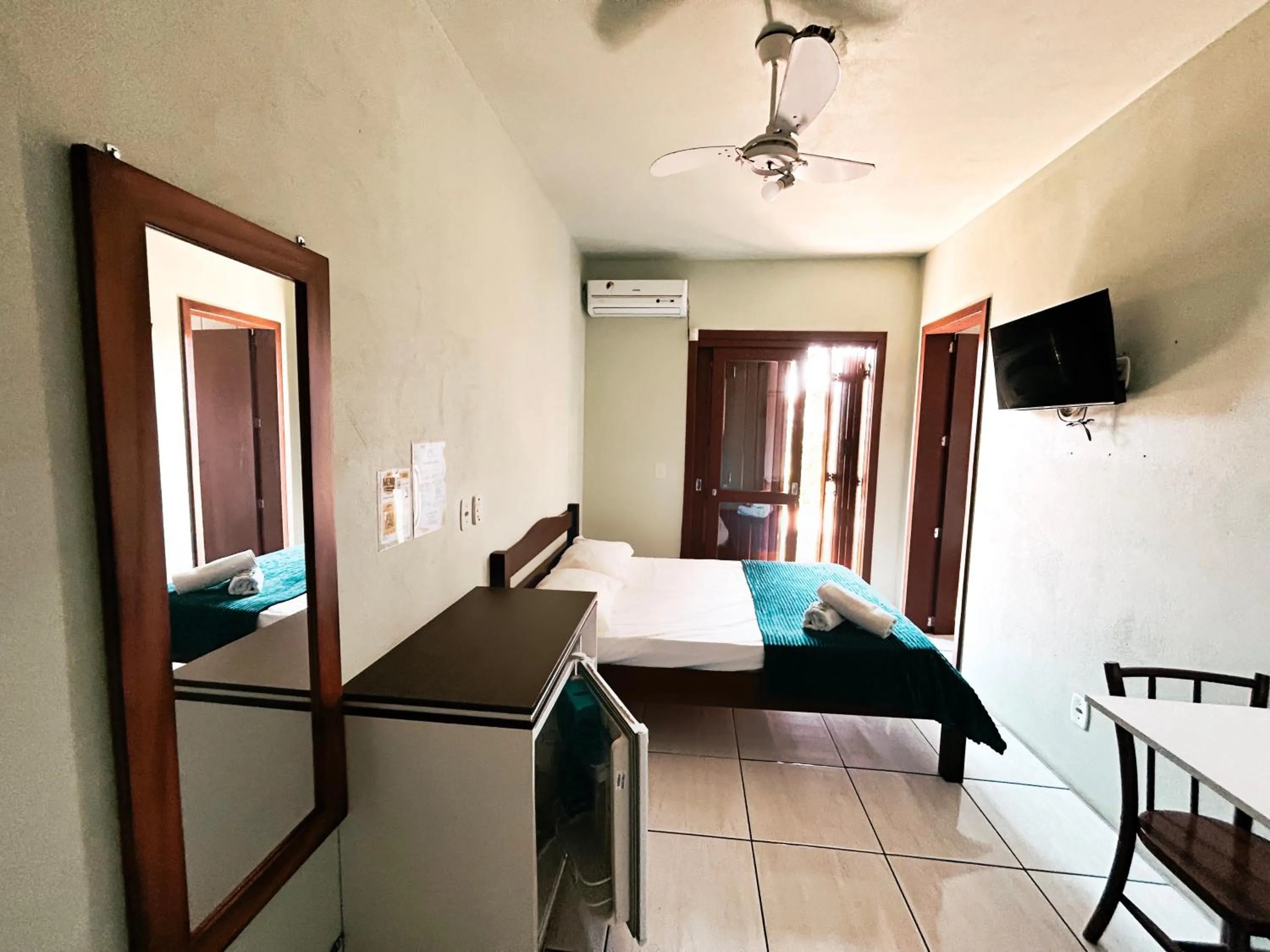 Bed in Hotel Girassol