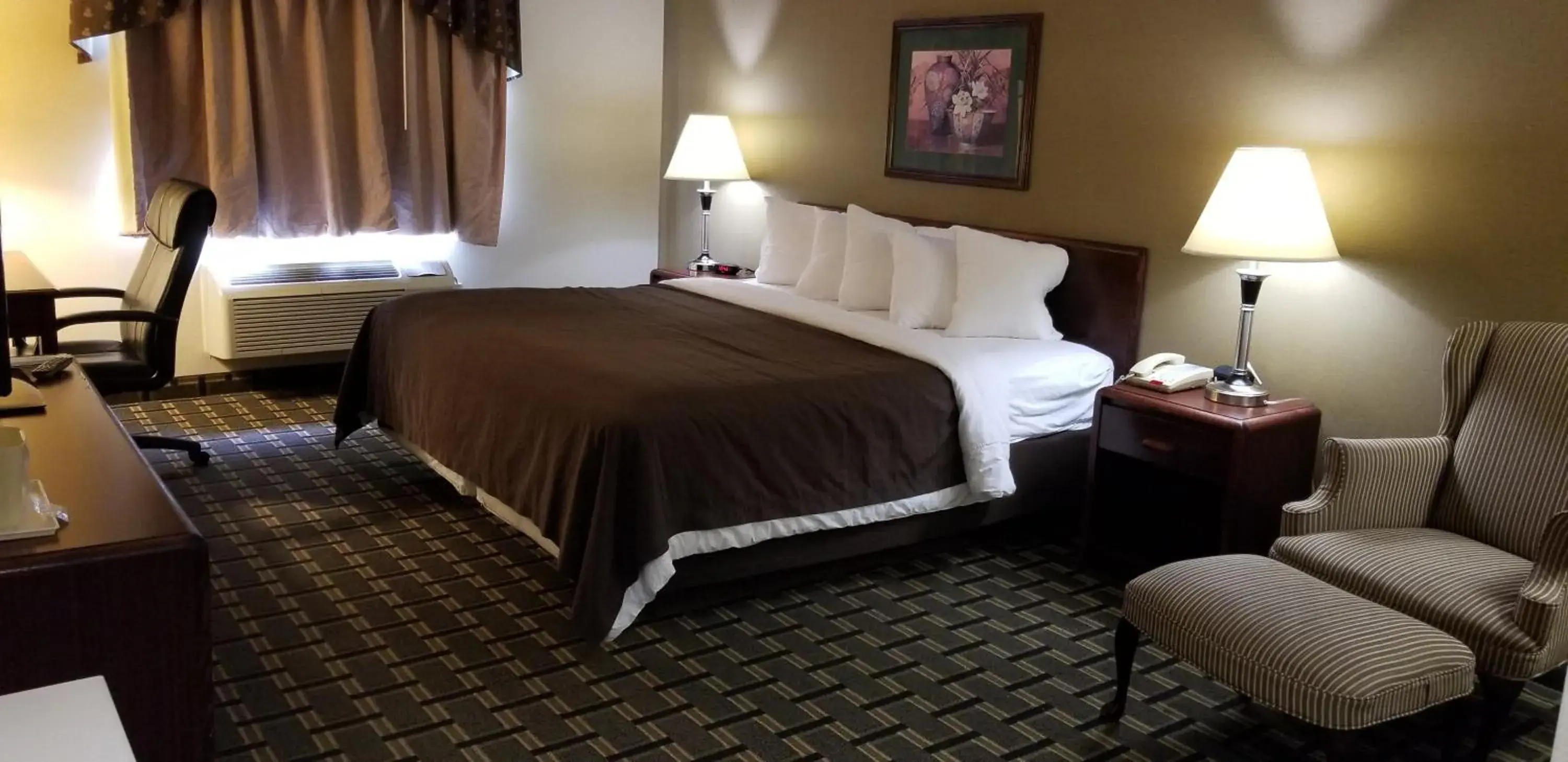 Bedroom, Bed in FairBridge Inn & Suites Batavia-Darien Amusement Park