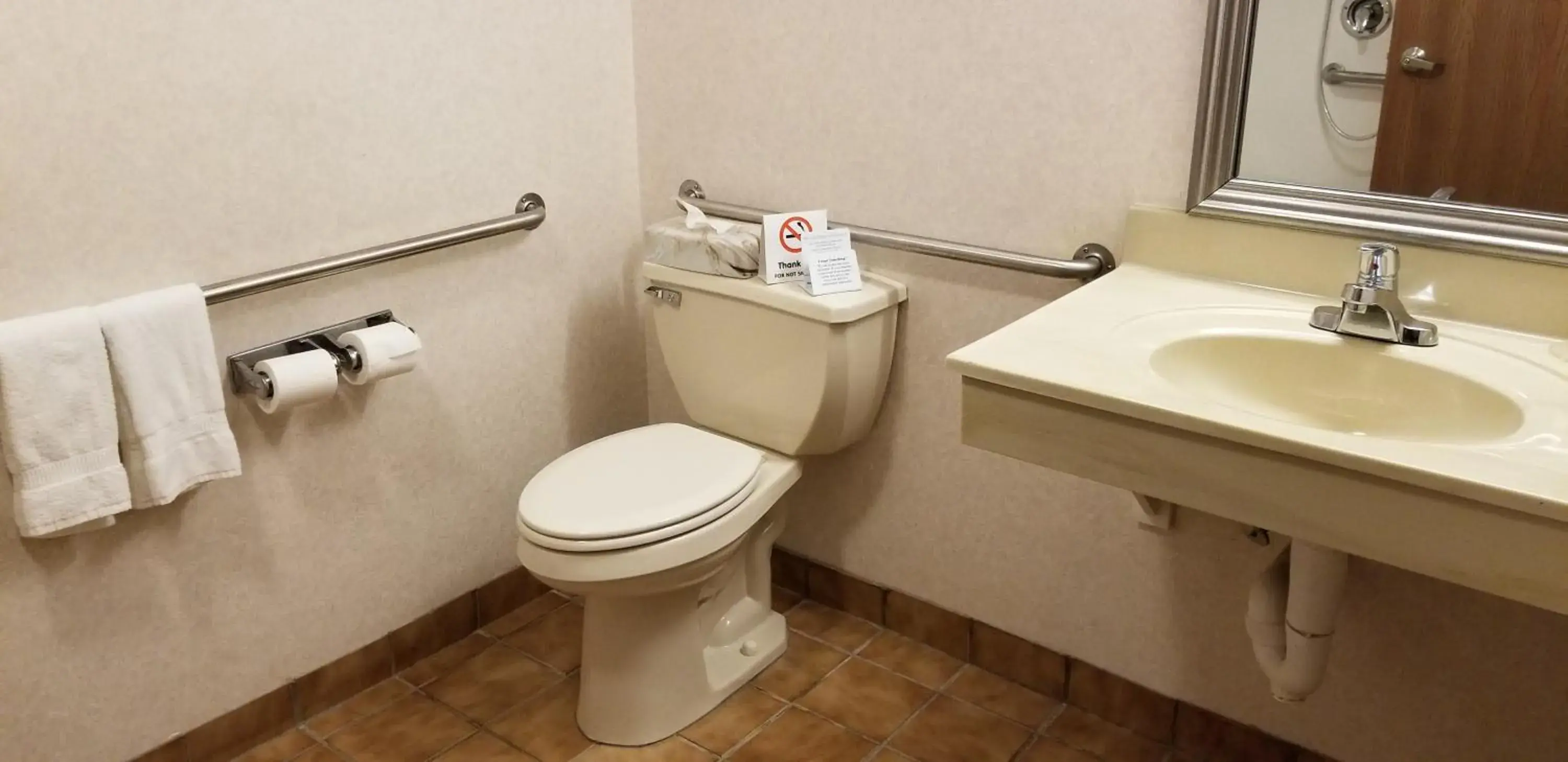 Toilet, Bathroom in FairBridge Inn & Suites Batavia-Darien Amusement Park