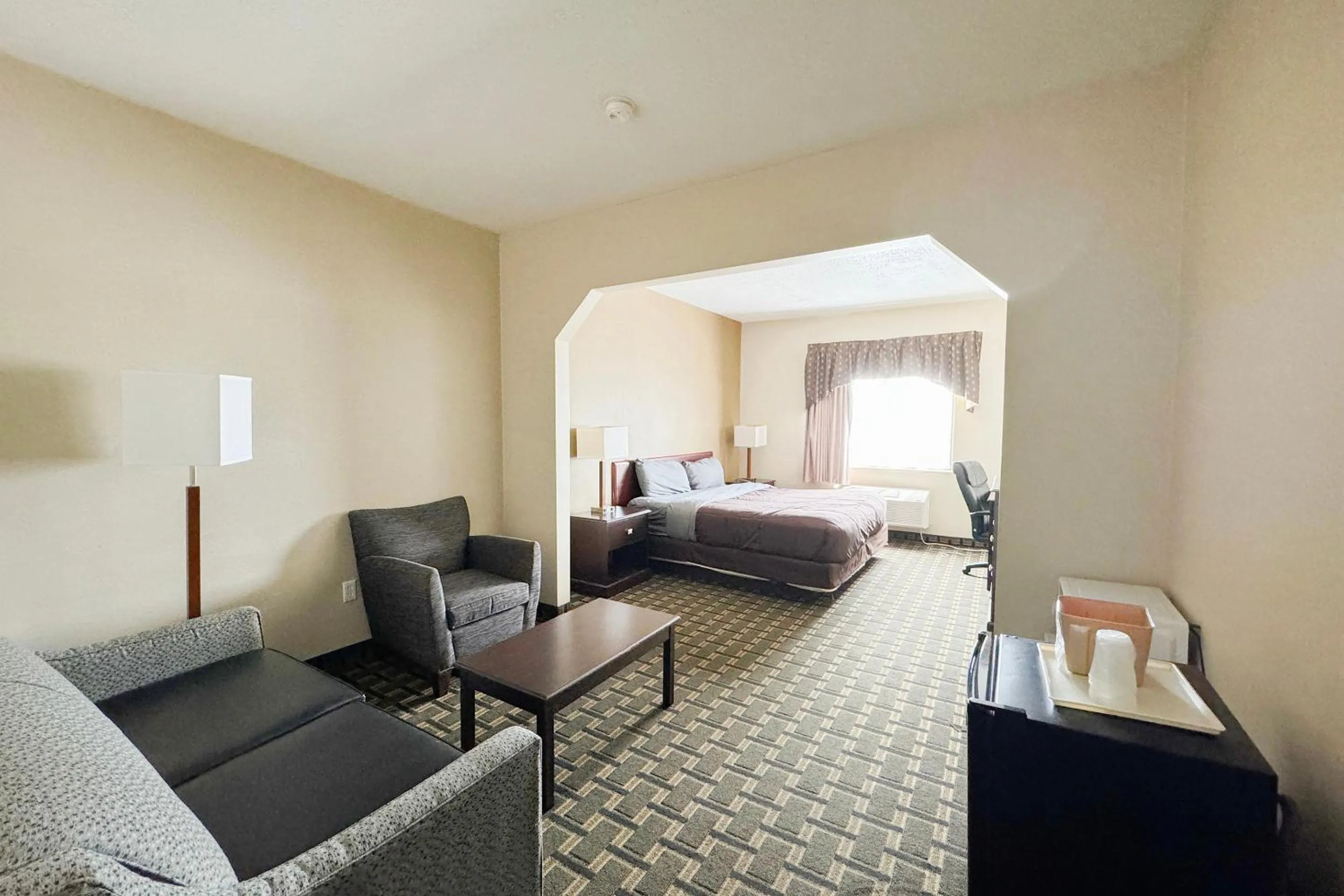 Bedroom, Bed in FairBridge Inn & Suites Batavia-Darien Amusement Park