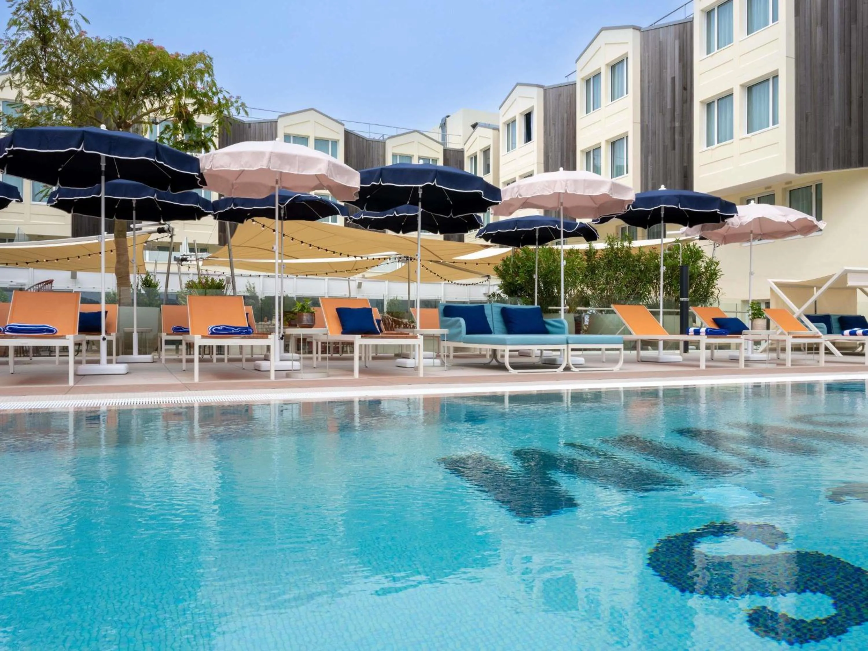 Pool view in Mercure La Rochelle Vieux Port