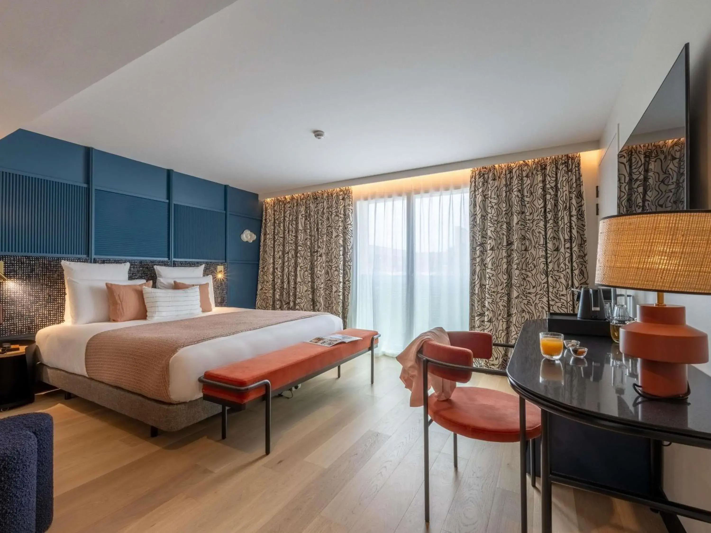 Privilege Room with Balcony in Mercure La Rochelle Vieux Port Privilege Room with Balcony in Mercure La Rochelle Vieux Port