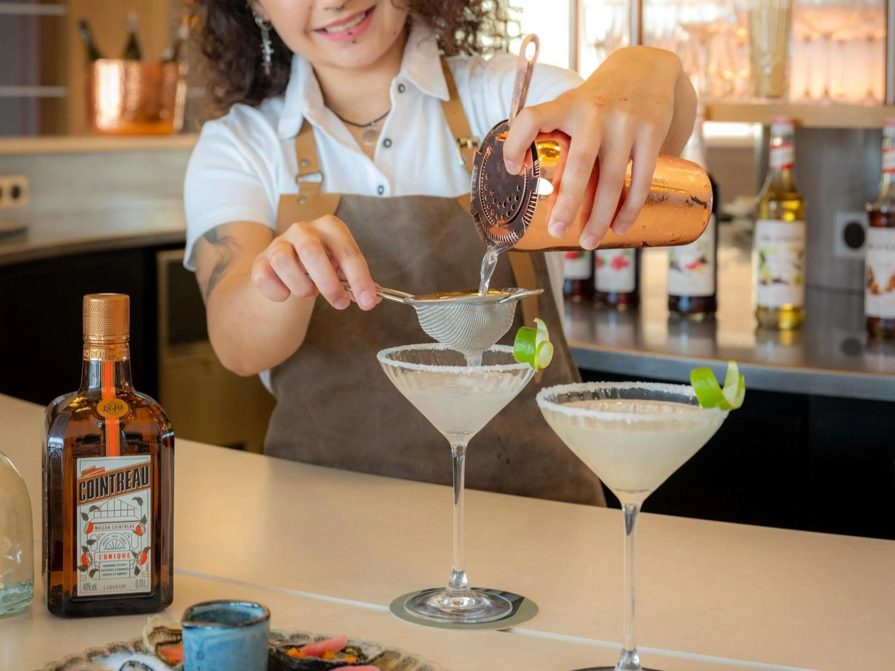 Lounge or bar in Mercure La Rochelle Vieux Port