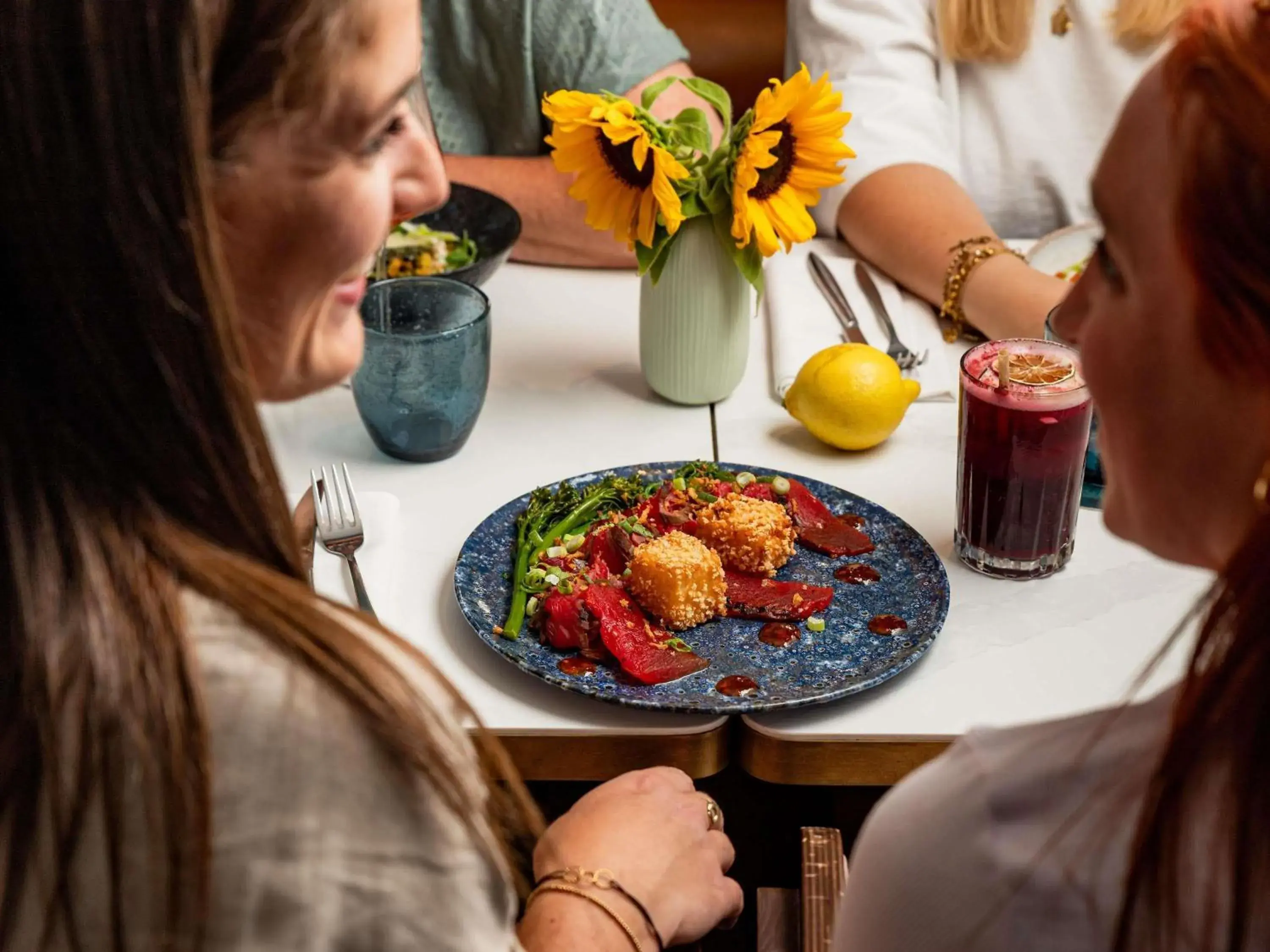 Restaurant/places to eat in Mercure La Rochelle Vieux Port Restaurant/places to eat in Mercure La Rochelle Vieux Port