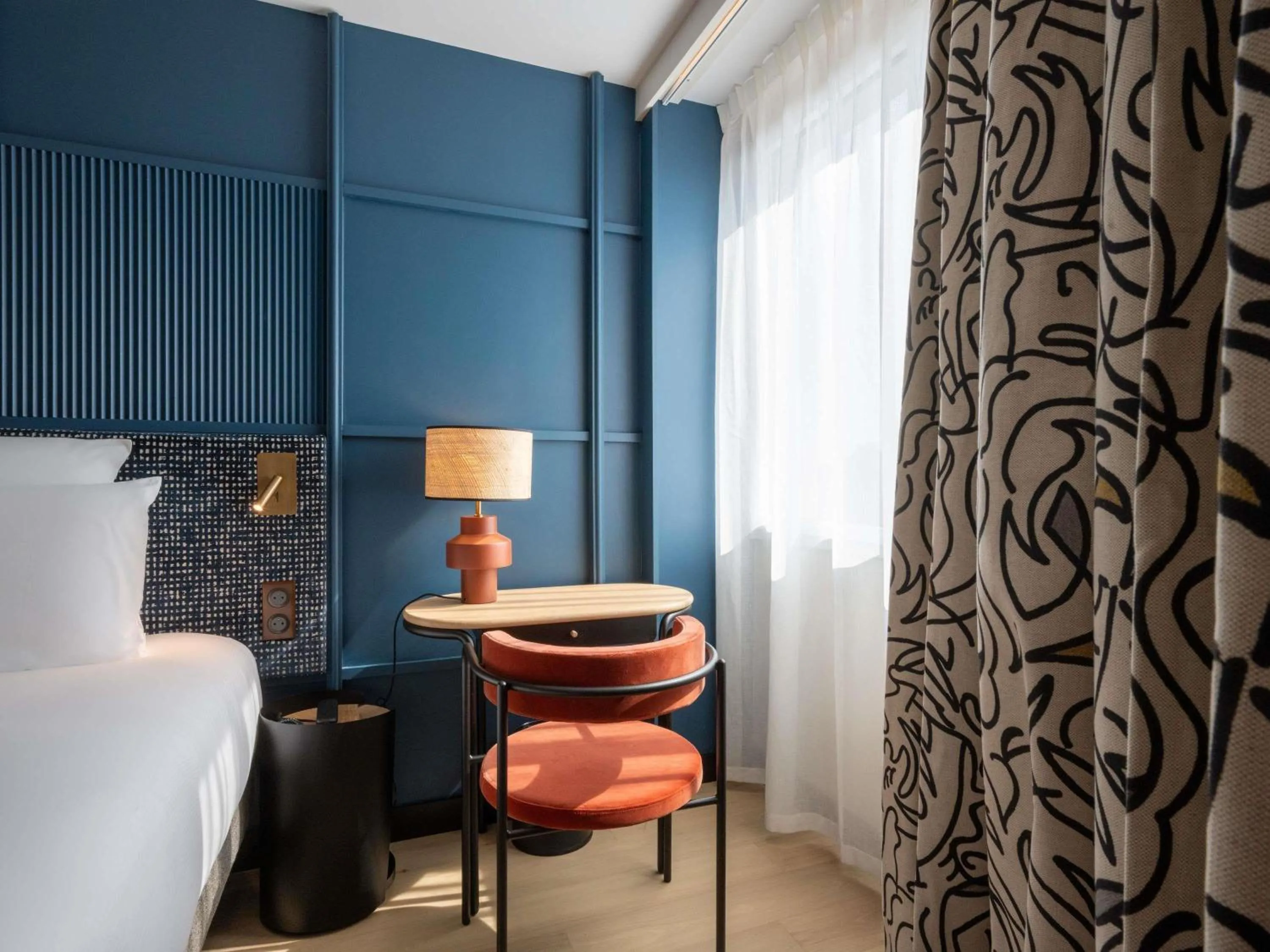 Bedroom, Bed in Mercure La Rochelle Vieux Port