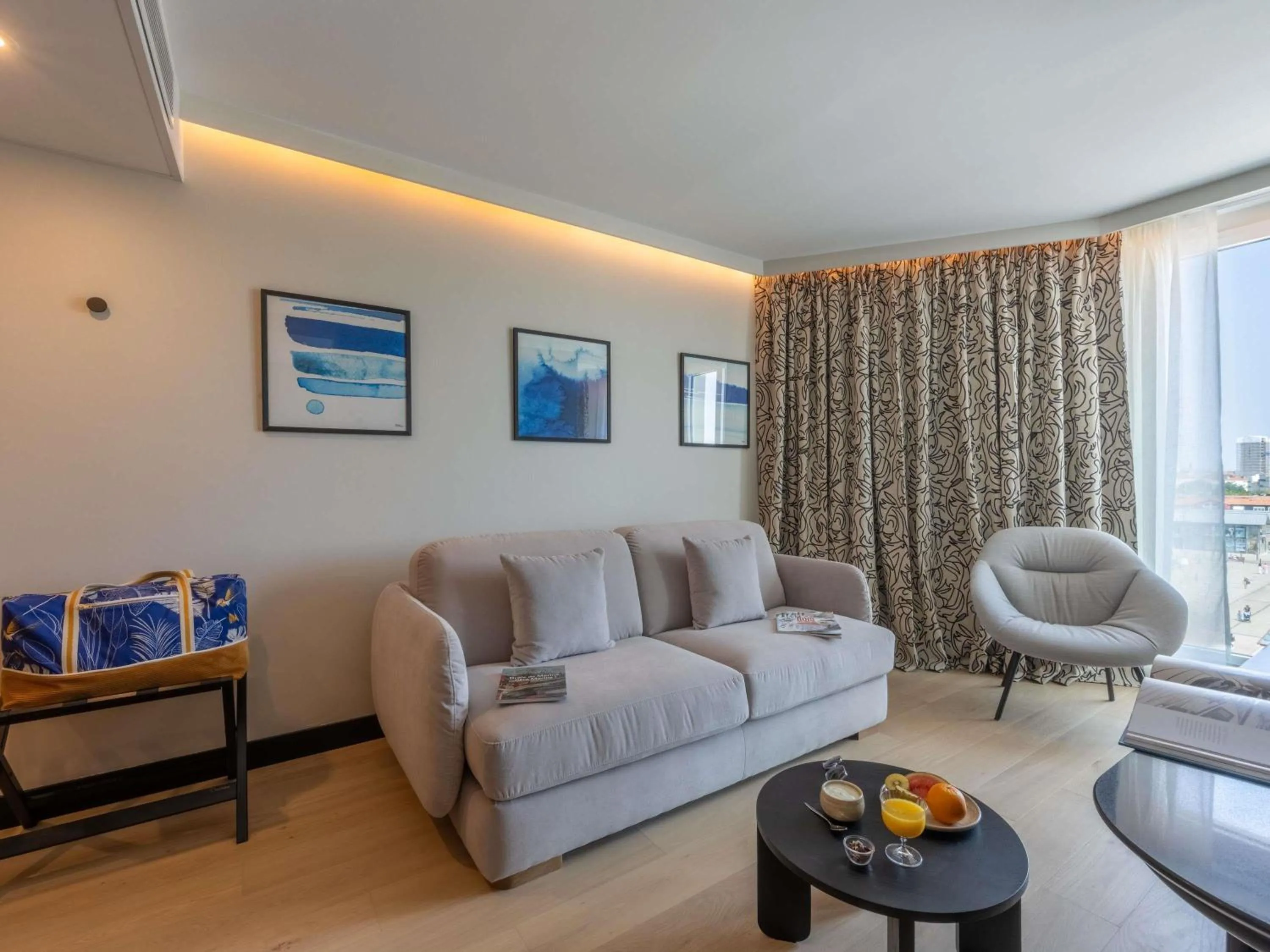 Bedroom in Mercure La Rochelle Vieux Port