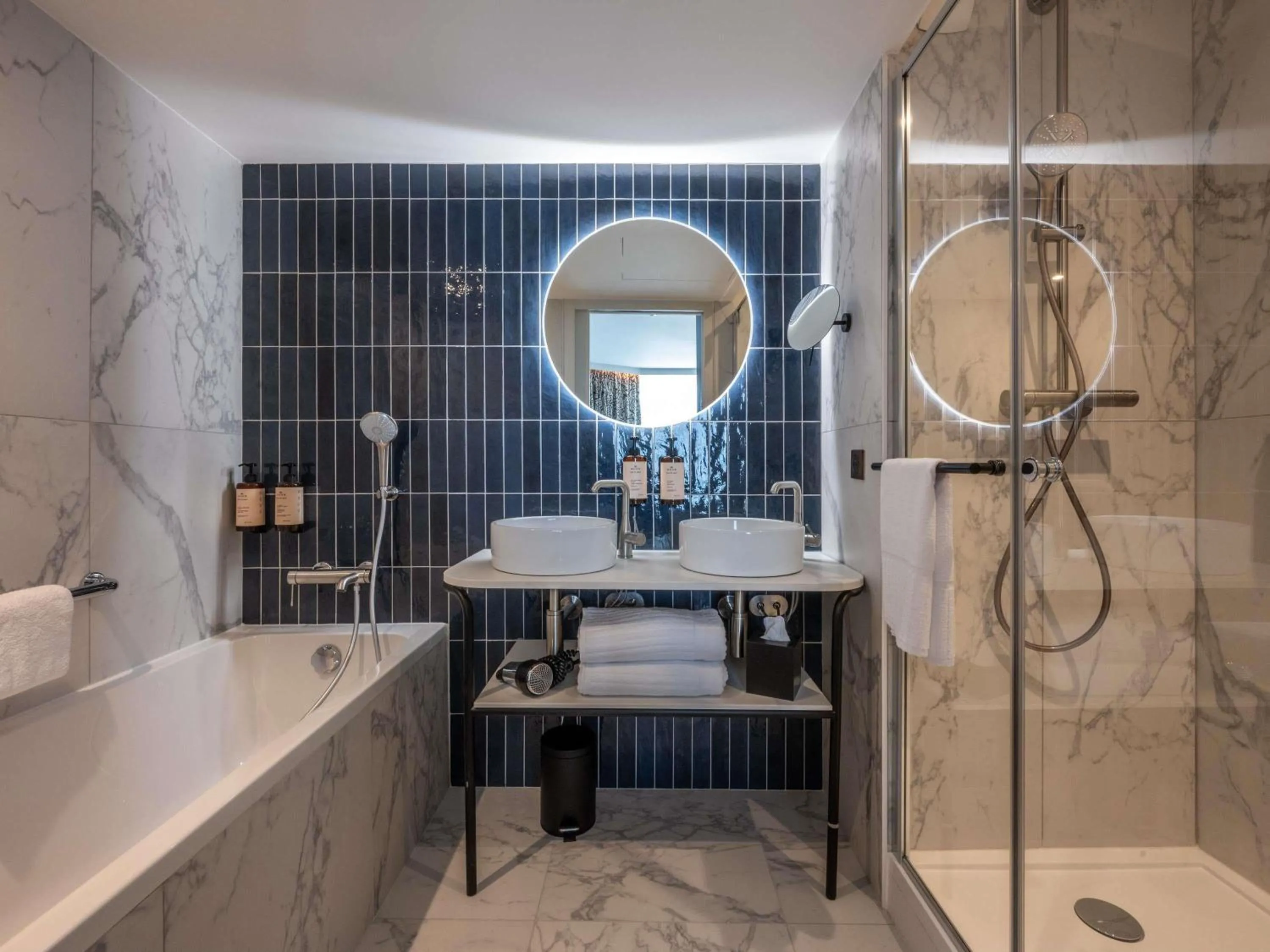 Bedroom in Mercure La Rochelle Vieux Port